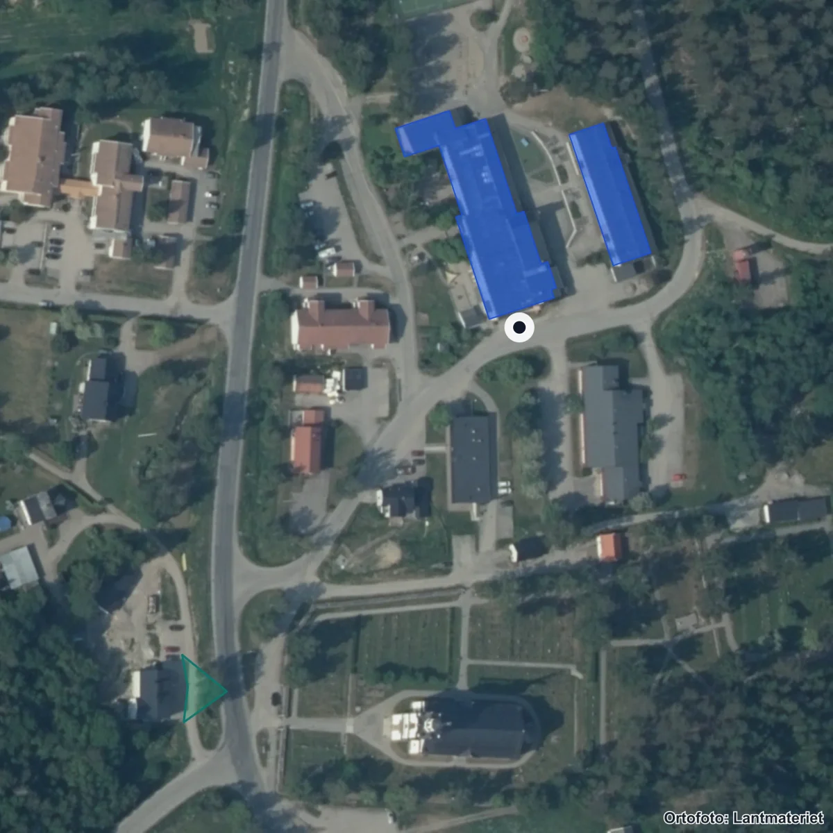 Flygbild över Lidens skola, ortofoto från Lantmäteriet