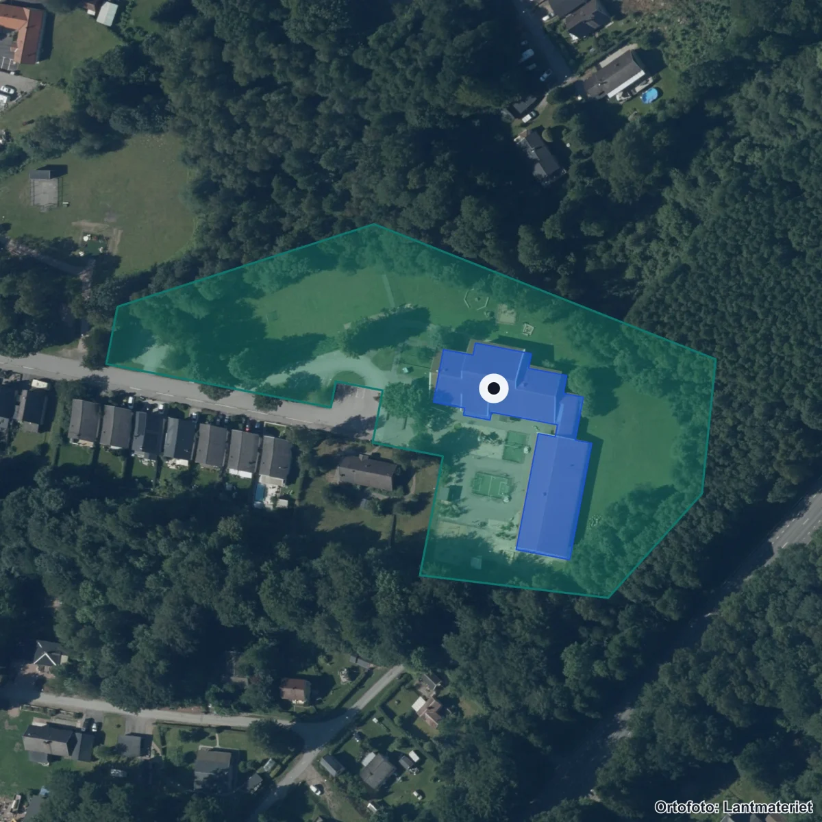 Flygbild över Tjörnarps skola, ortofoto från Lantmäteriet