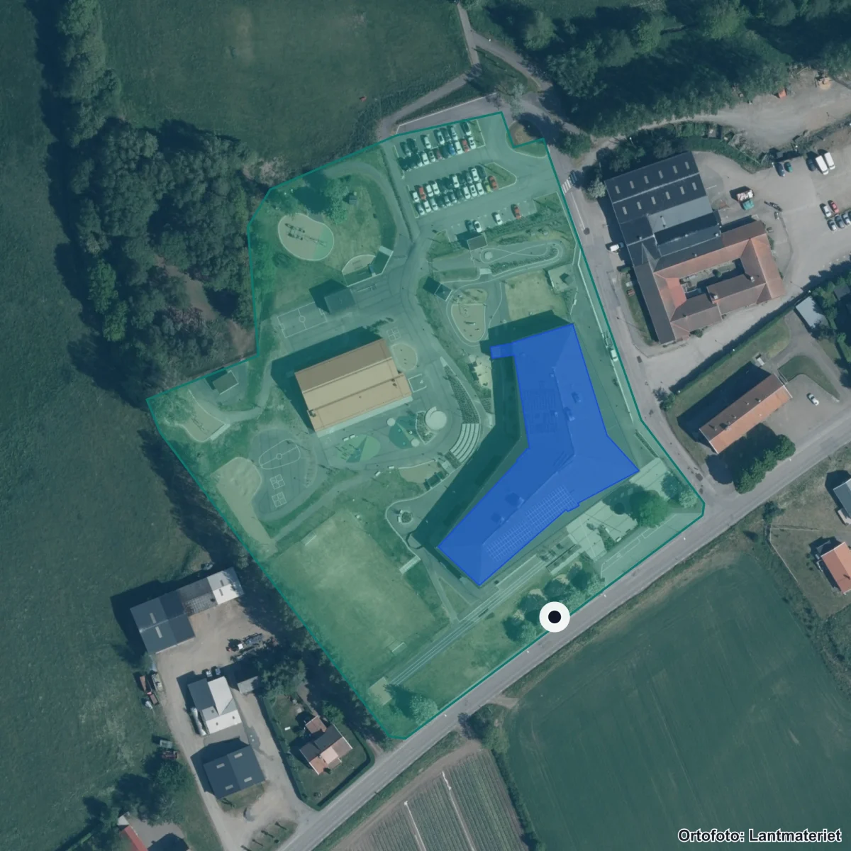Flygbild över Bjäre skola, ortofoto från Lantmäteriet