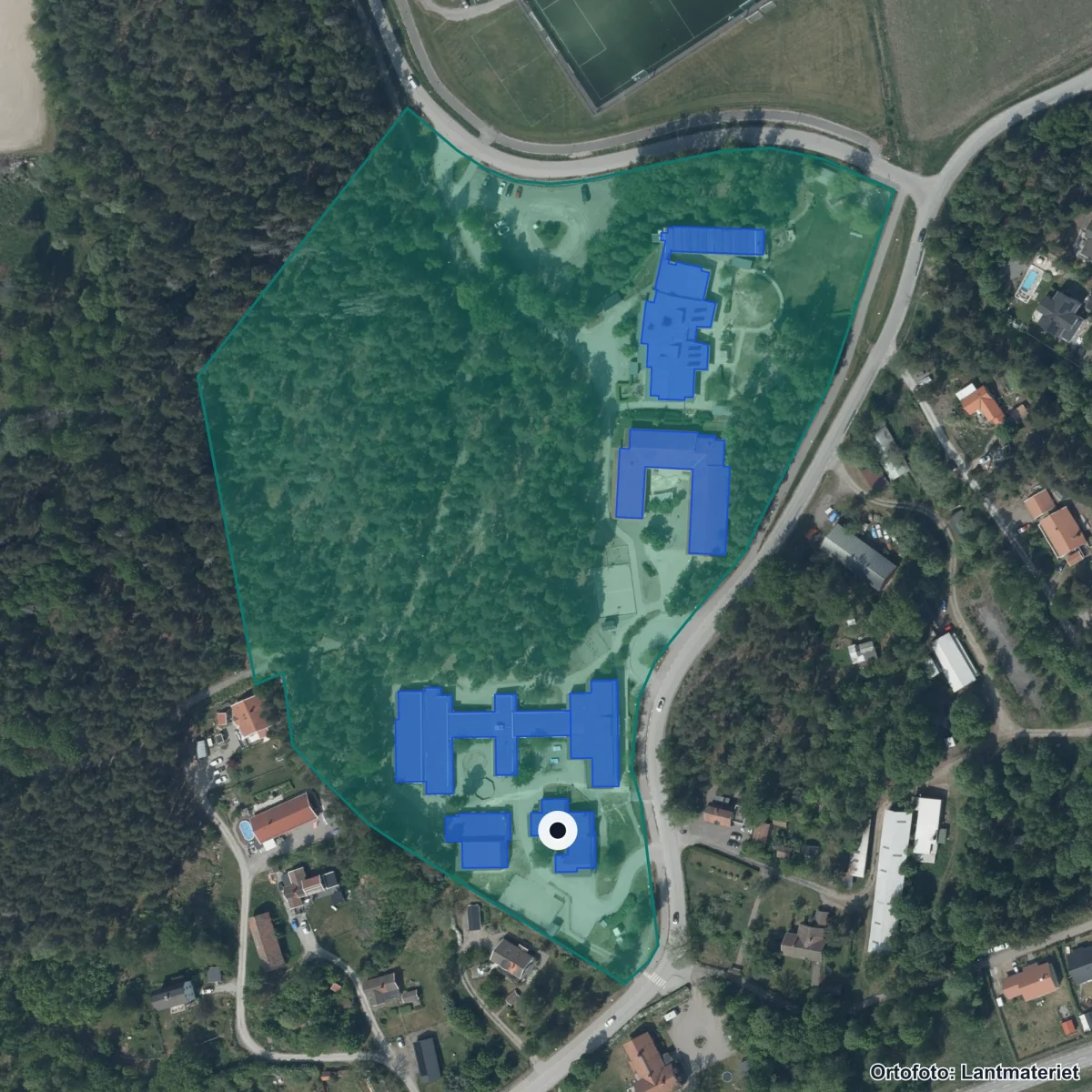 Flygbild över Vallaskolan, ortofoto från Lantmäteriet