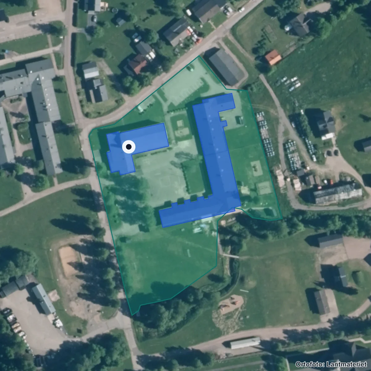 Flygbild över Stölletskolan, ortofoto från Lantmäteriet