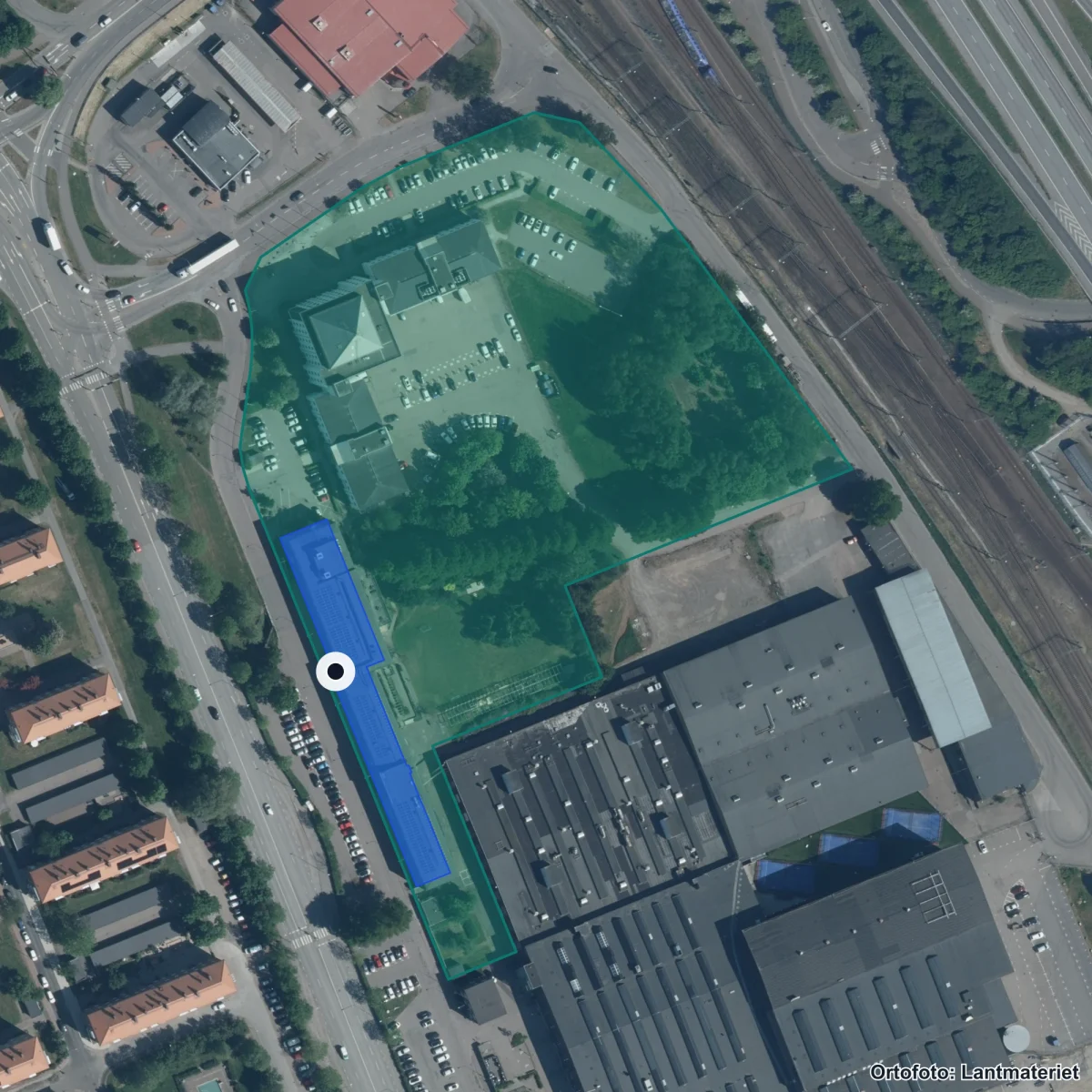 Flygbild över Impius gymnasium, ortofoto från Lantmäteriet