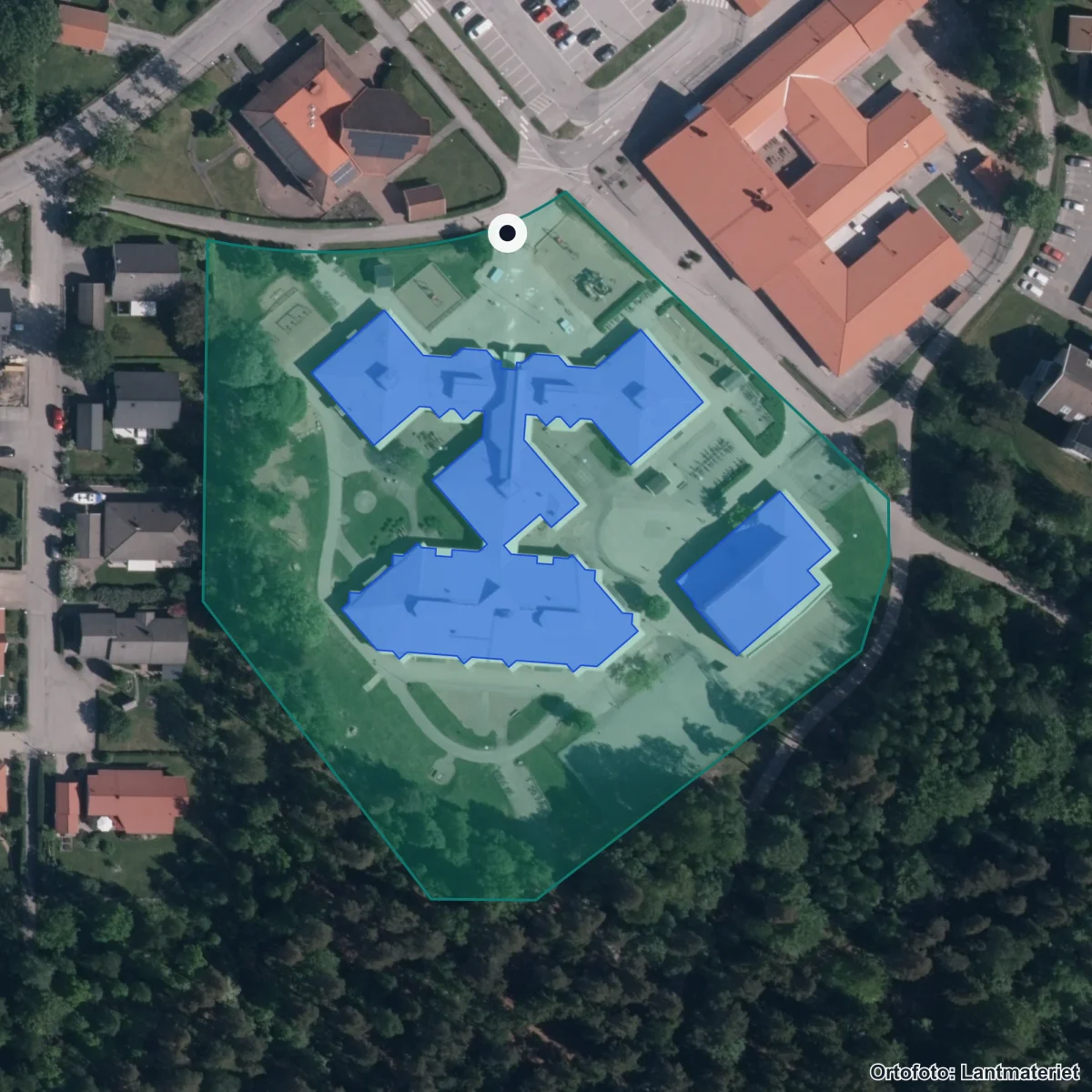 Flygbild över Stenhammarskolan, ortofoto från Lantmäteriet