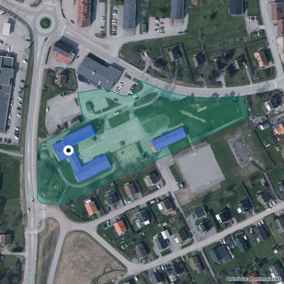 Flygbild över Centrumskolan, ortofoto från Lantmäteriet