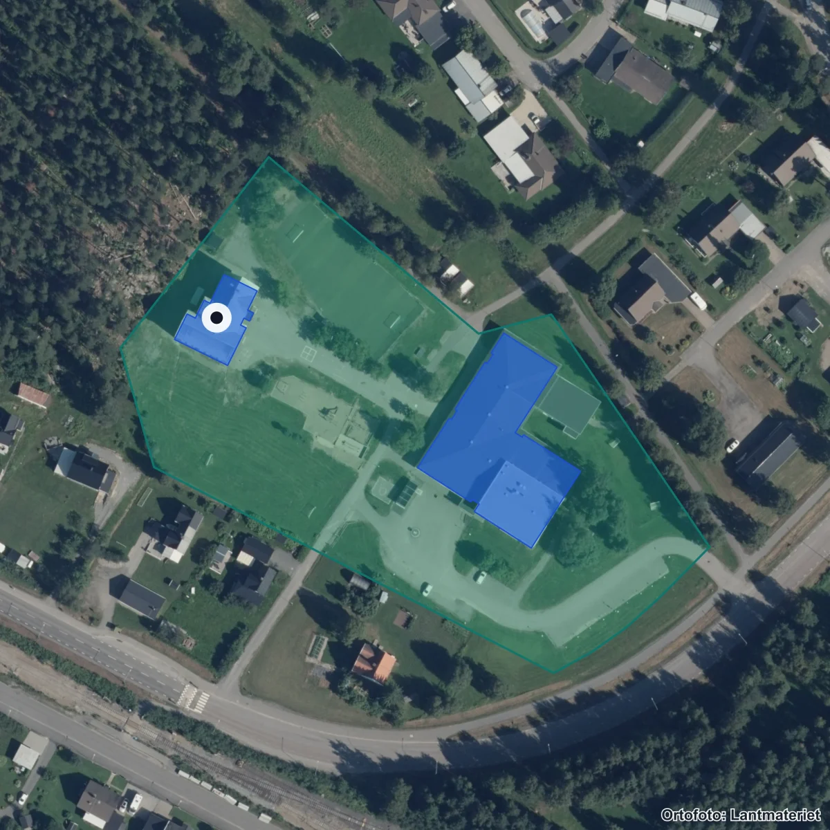 Flygbild över Bergsbyskolan, ortofoto från Lantmäteriet