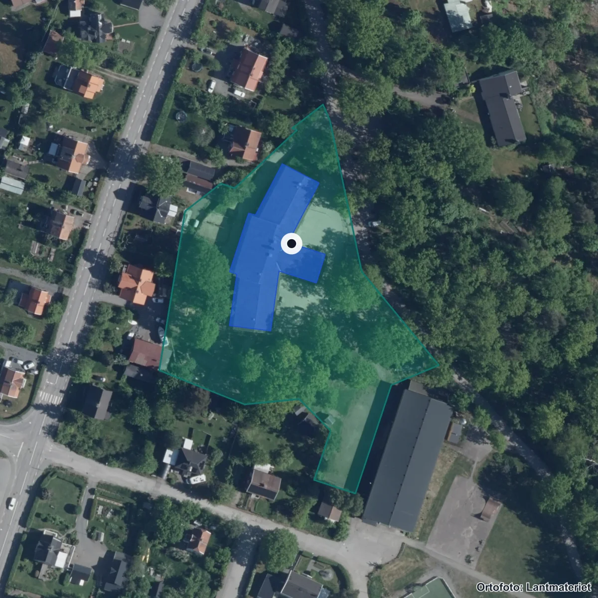 Flygbild över Sparreholms Skola, ortofoto från Lantmäteriet