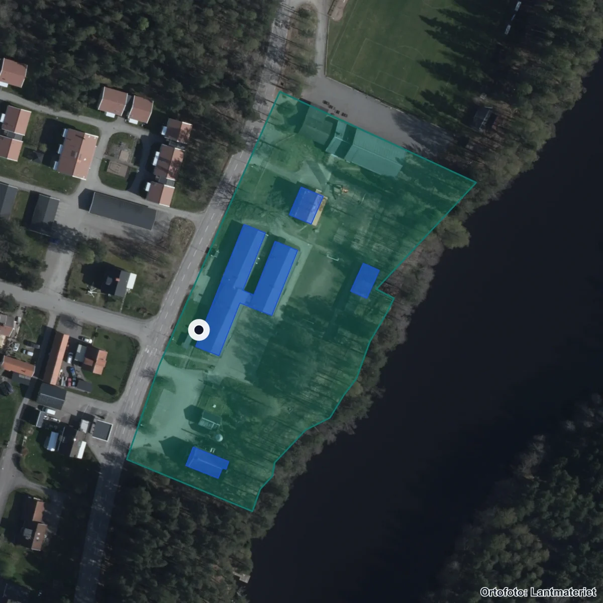 Flygbild över Åtorps skola, ortofoto från Lantmäteriet