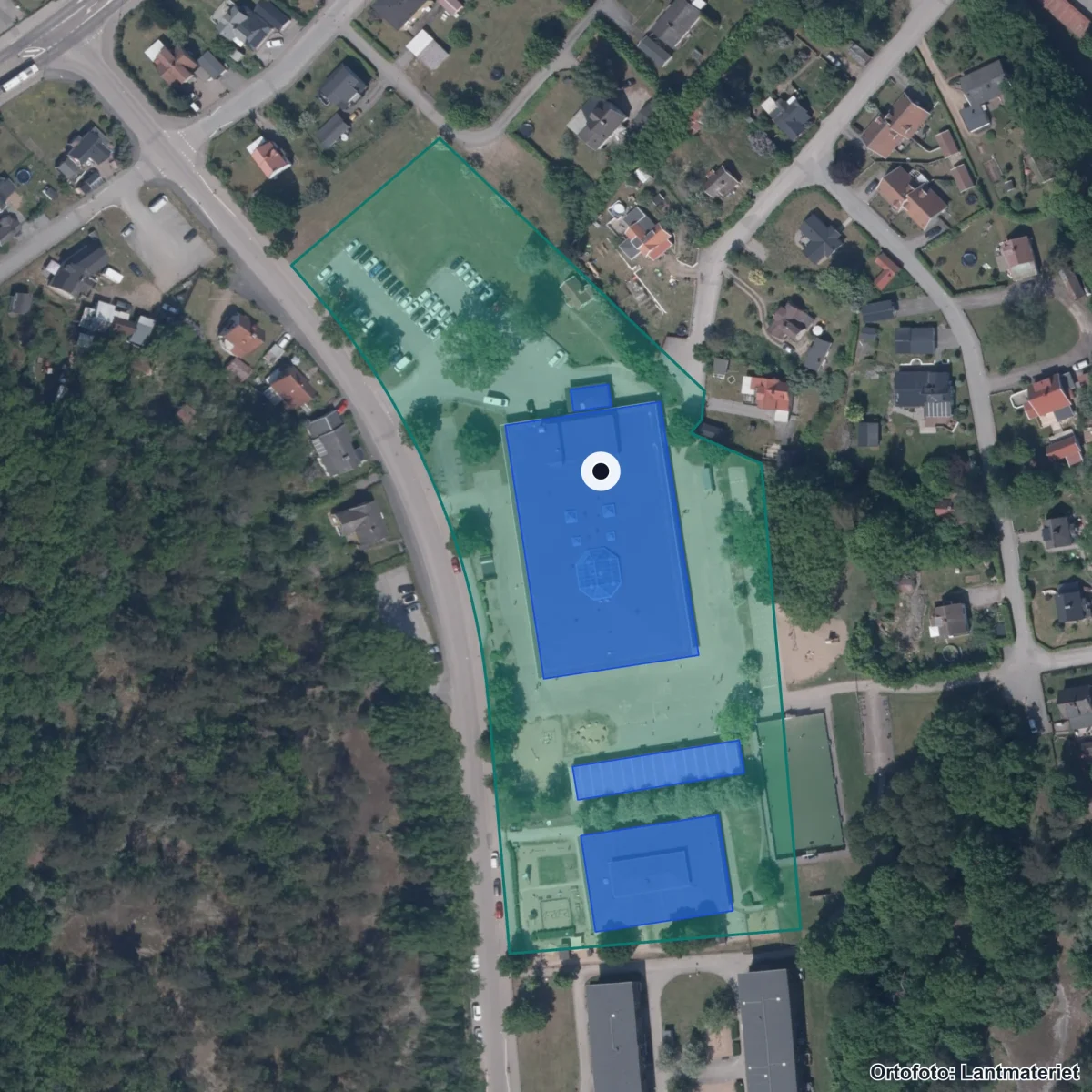 Flygbild över Slättagårdsskolan, ortofoto från Lantmäteriet