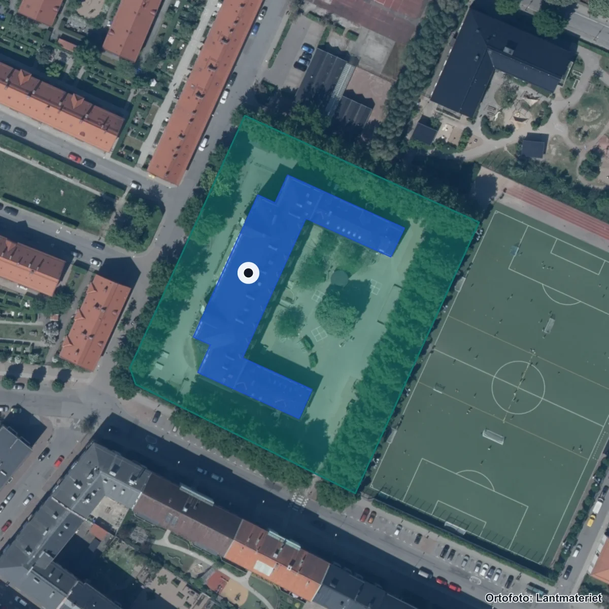 Flygbild över Sorgenfriskolan, ortofoto från Lantmäteriet