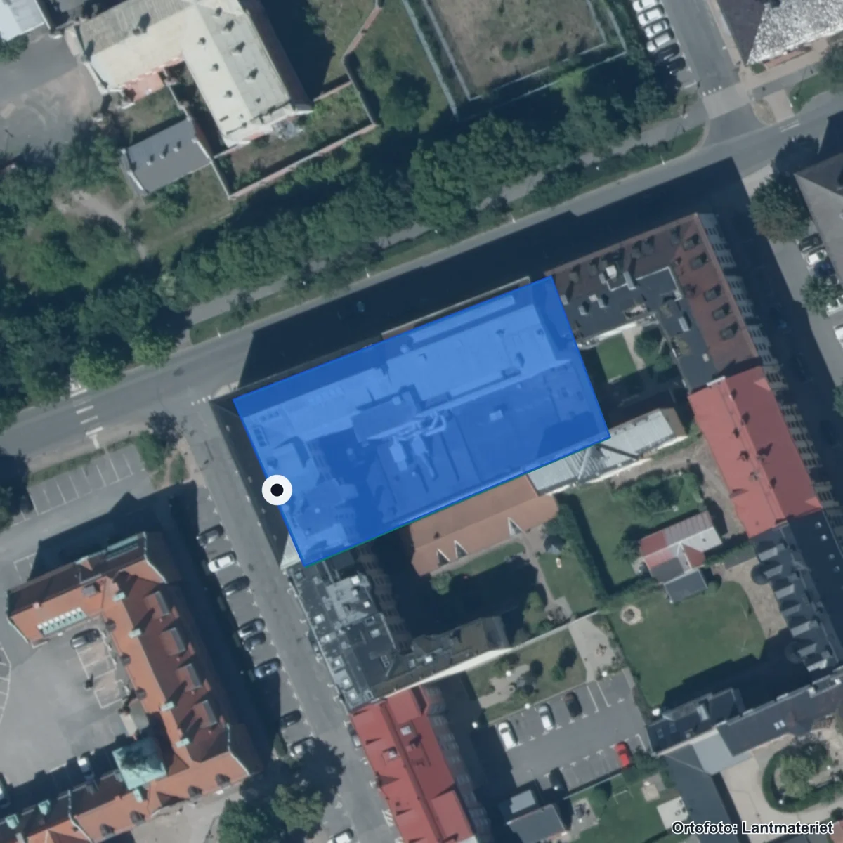 Flygbild över Drottning Blankas Gymnasieskola Kristianstad, ortofoto från Lantmäteriet