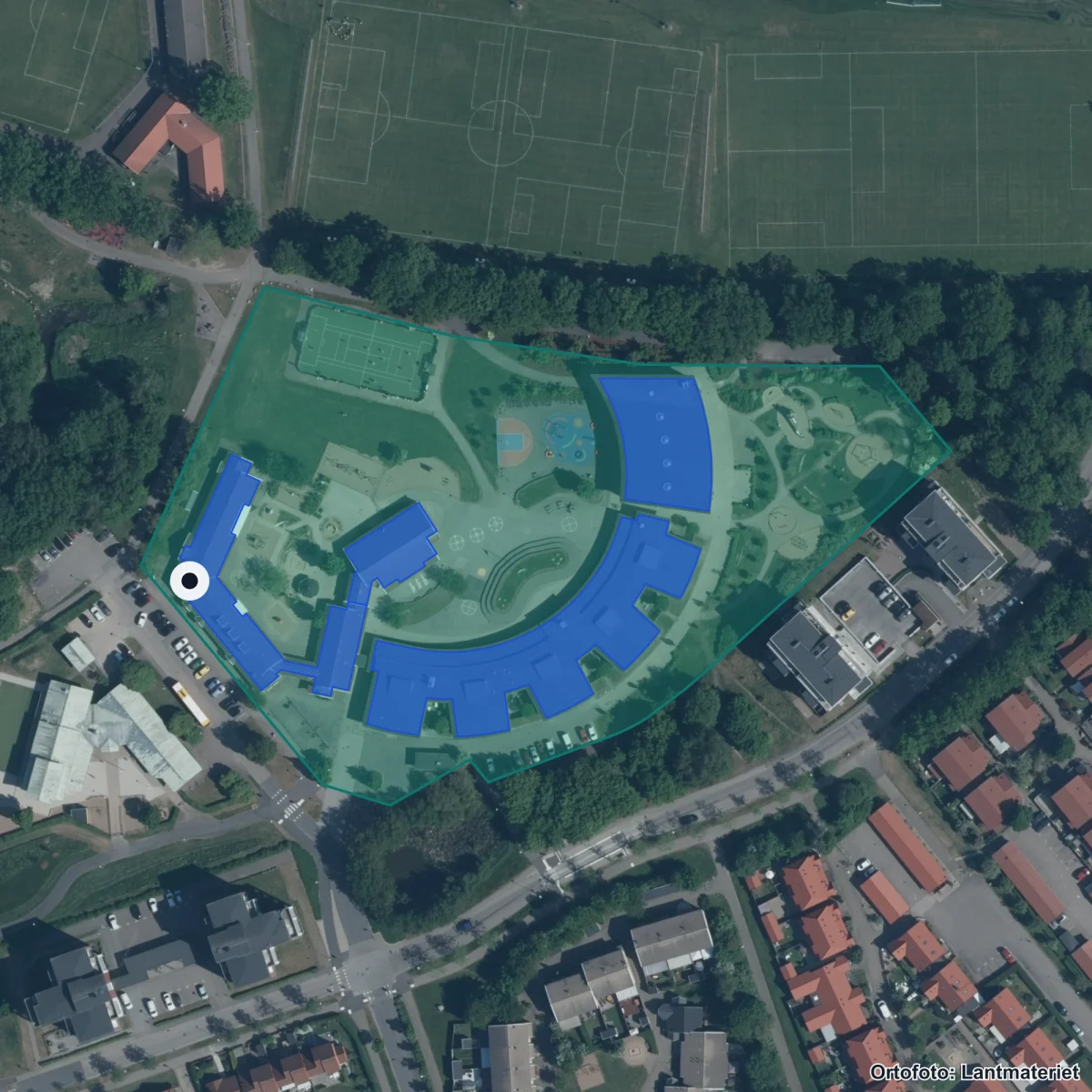 Flygbild över Gläntanskolan, ortofoto från Lantmäteriet