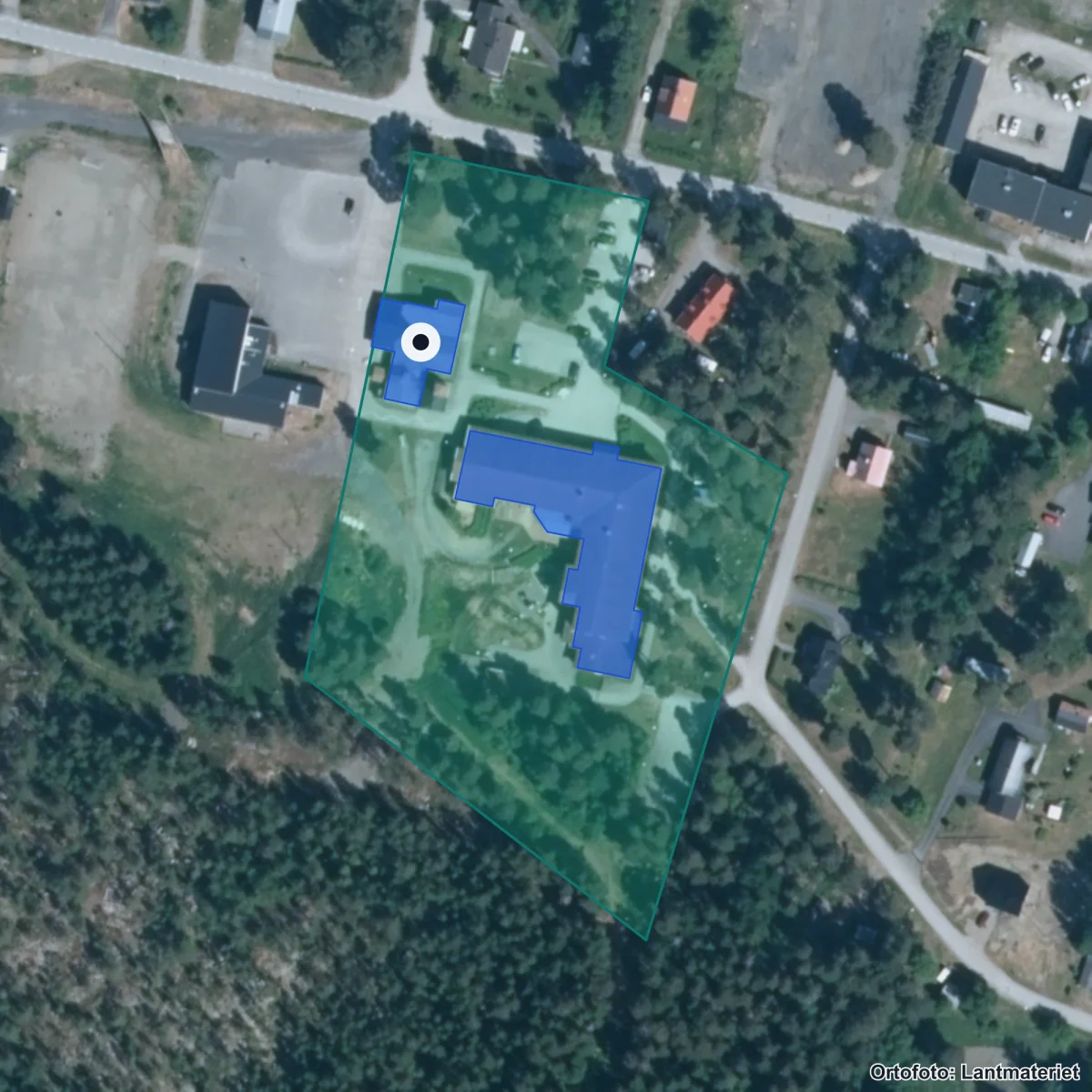 Flygbild över Åsarna skola, ortofoto från Lantmäteriet