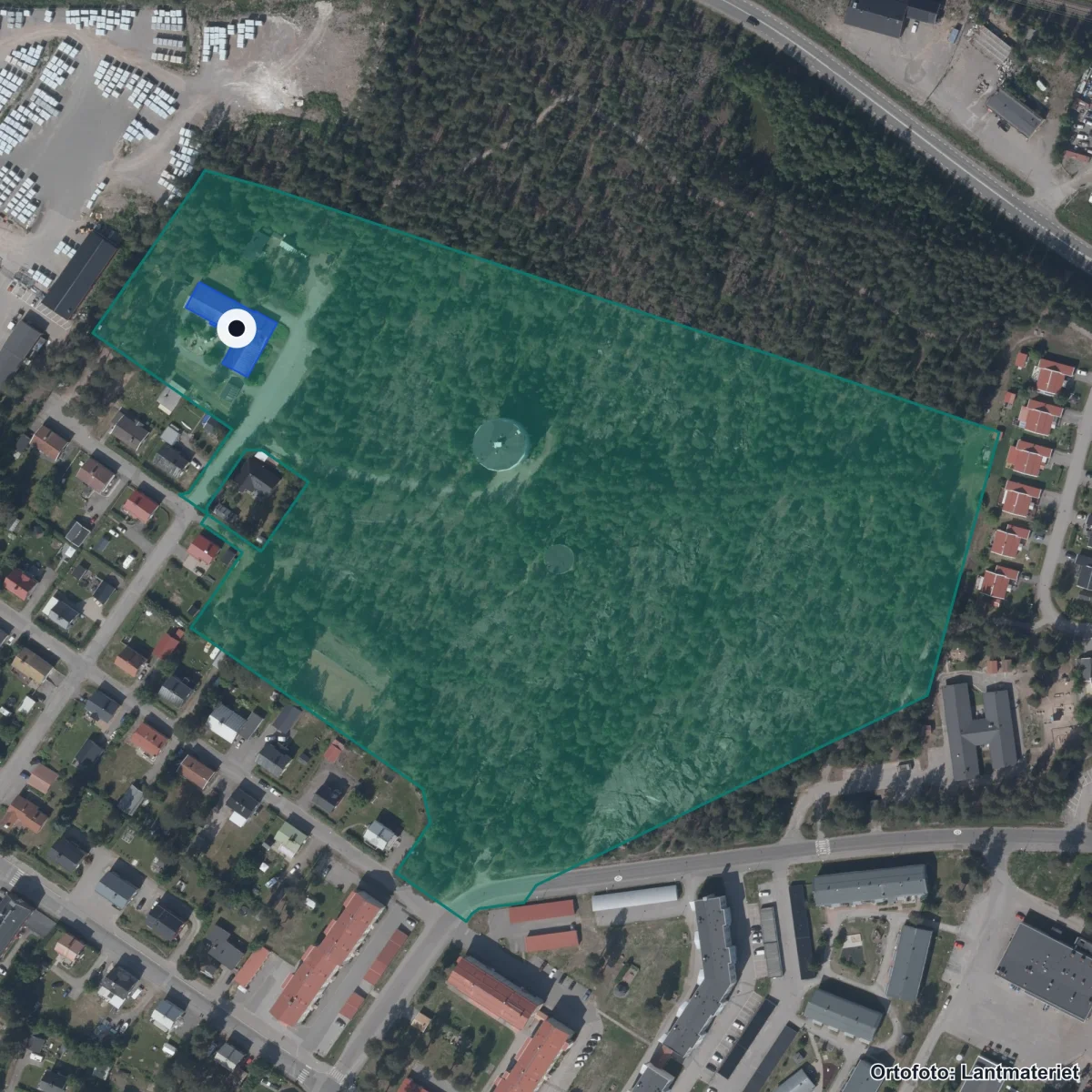 Flygbild över Vattentornets resursskola, ortofoto från Lantmäteriet
