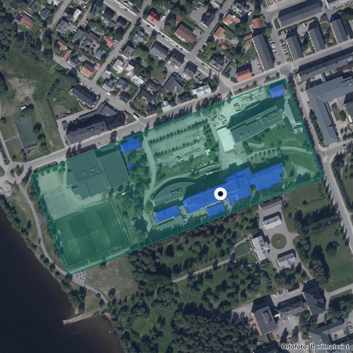 Flygbild över Kv Kungsfågeln, gy.särskola, ortofoto från Lantmäteriet