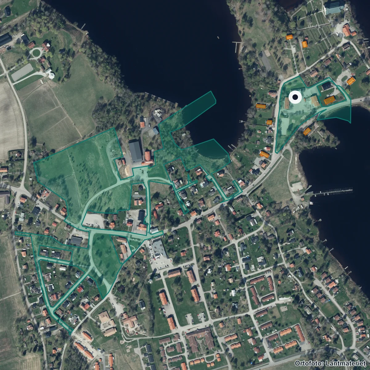 Flygbild över Kyrkskolan, ortofoto från Lantmäteriet