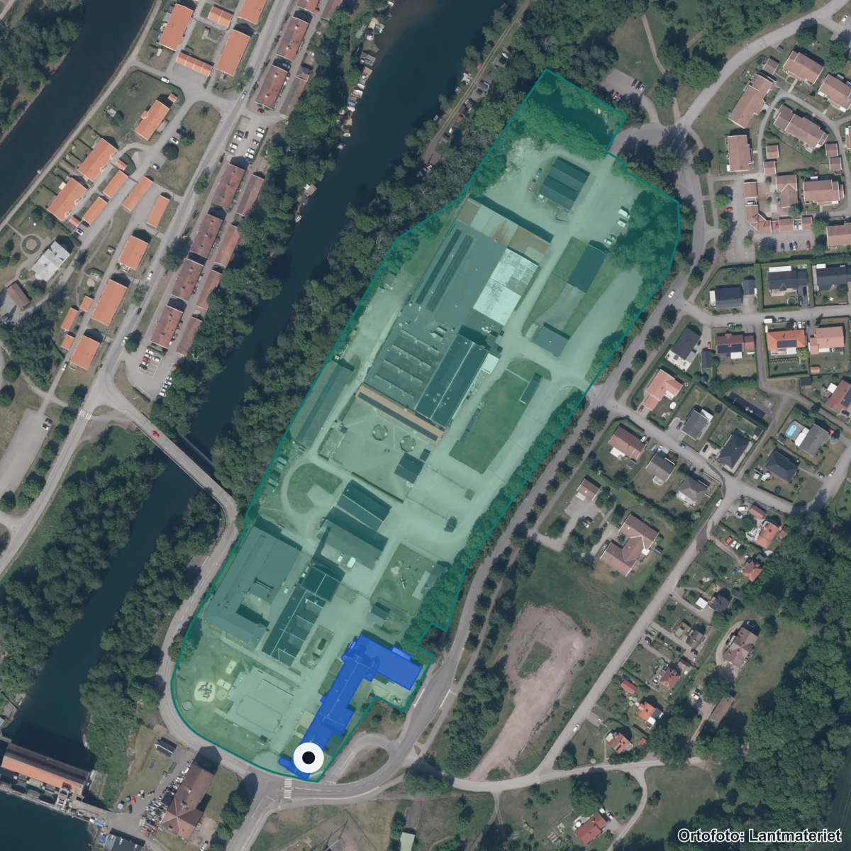 Flygbild över Ekenässkolan, ortofoto från Lantmäteriet