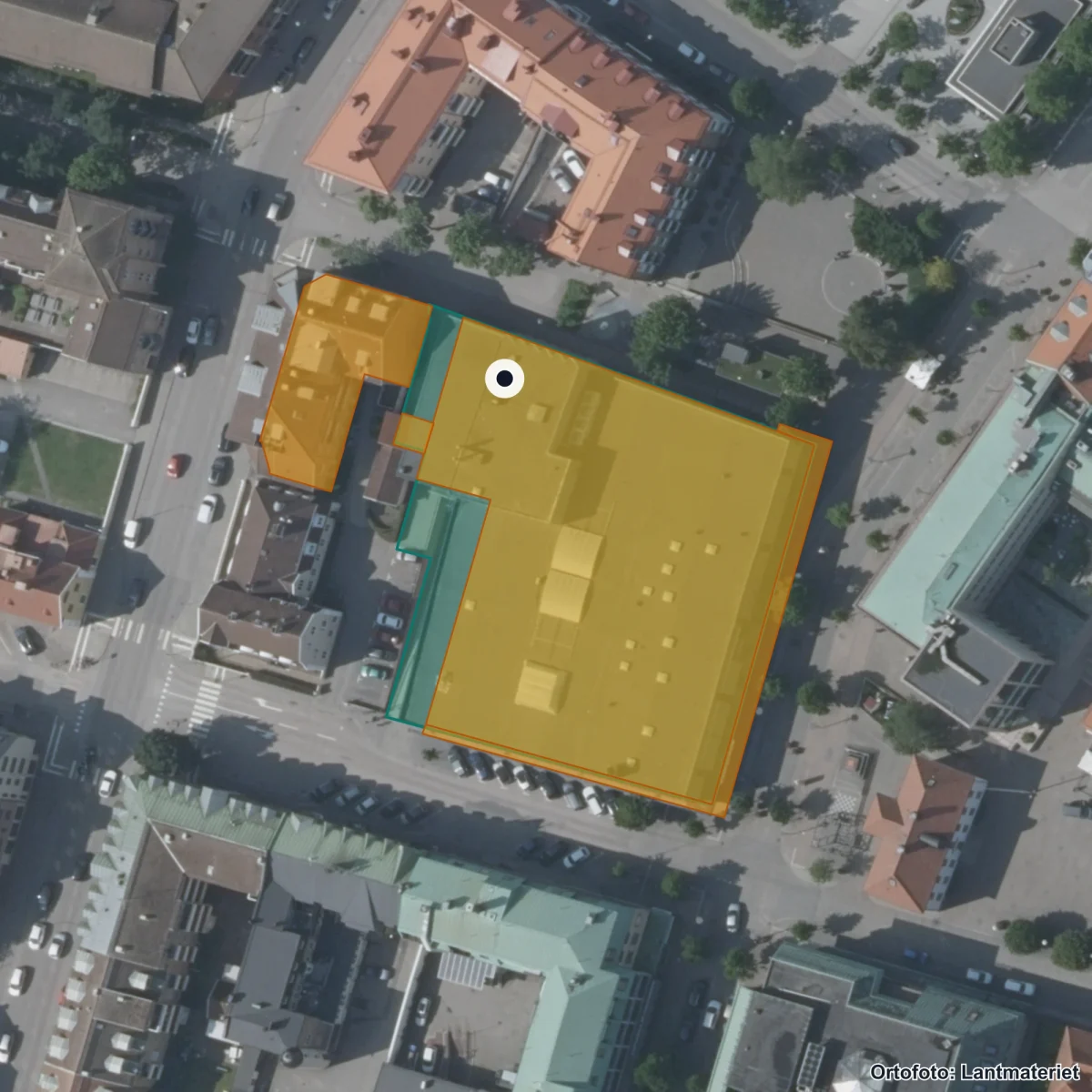 Flygbild över Vuxenutbildningen Falkenberg, ortofoto från Lantmäteriet