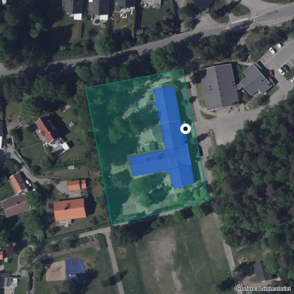 Flygbild över Uddaredsskolan, ortofoto från Lantmäteriet