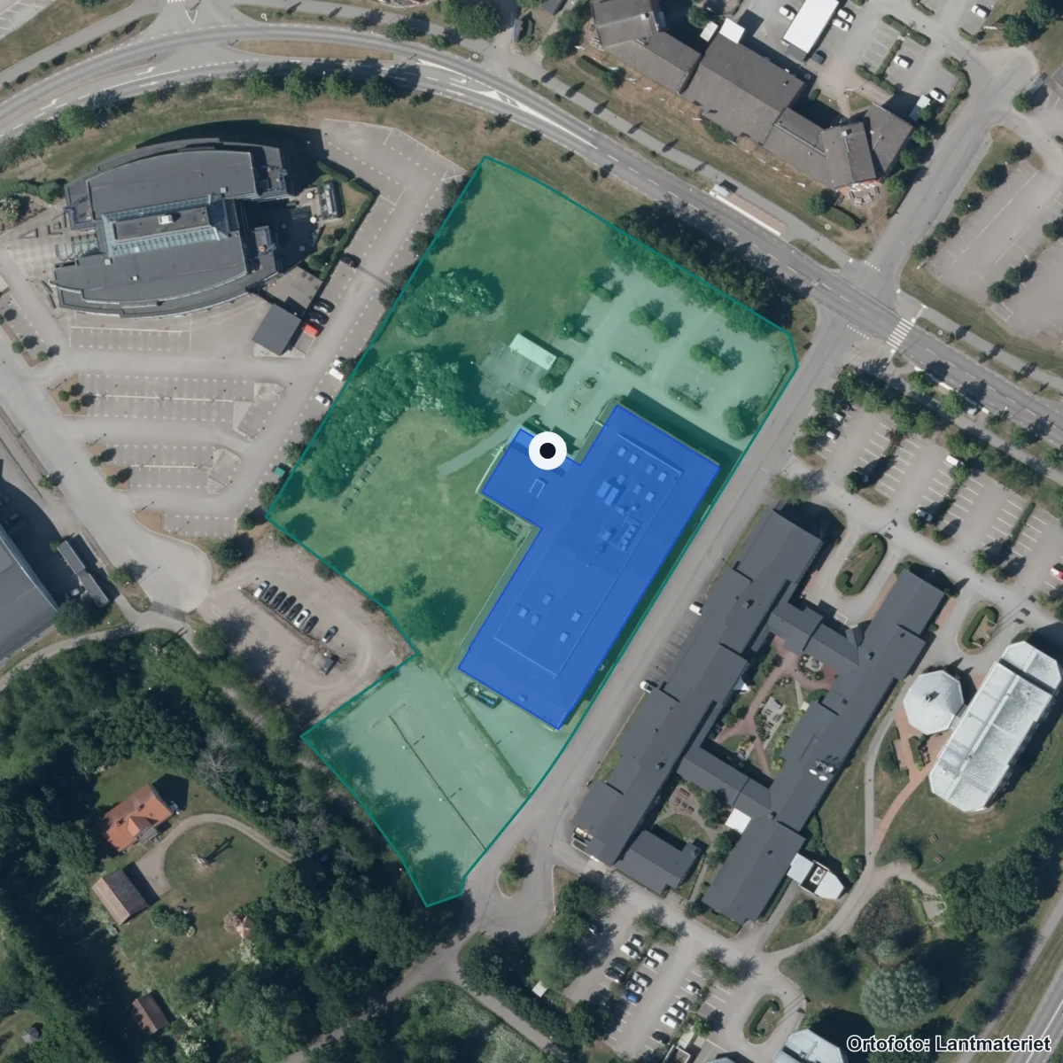 Flygbild över Fria Läroverken Linköping, ortofoto från Lantmäteriet