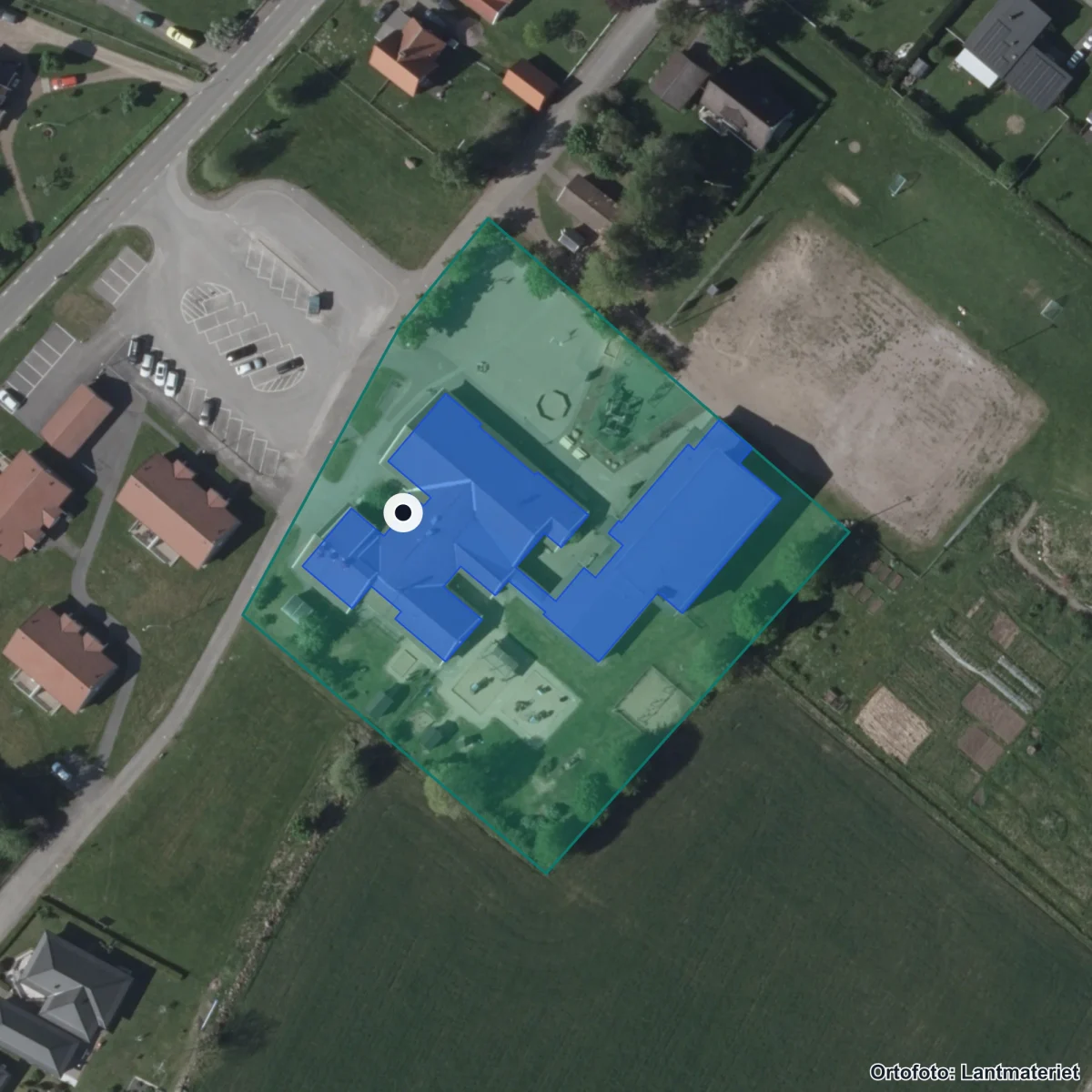 Flygbild över Broddetorpsskolan, ortofoto från Lantmäteriet