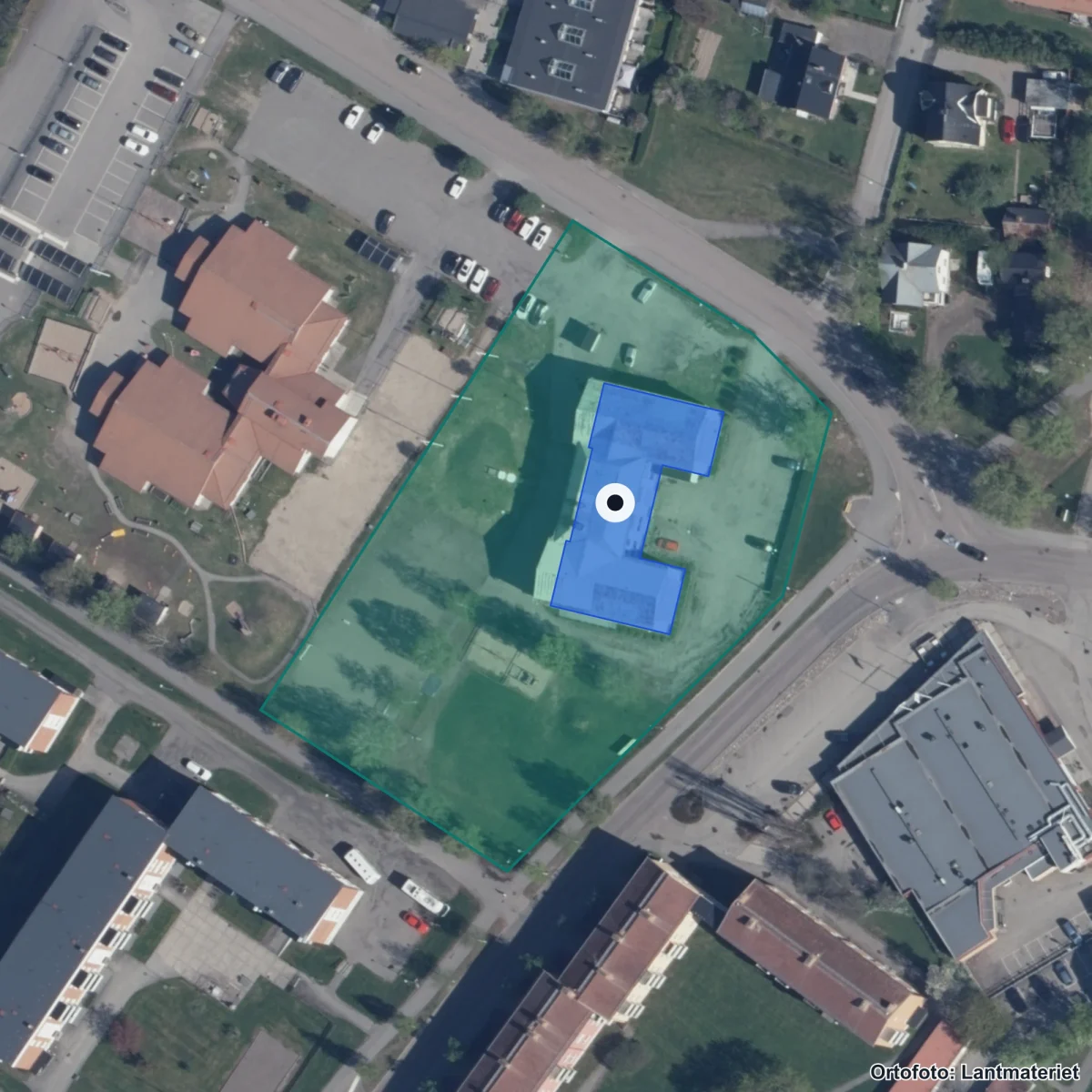 Flygbild över Edenskolan, ortofoto från Lantmäteriet