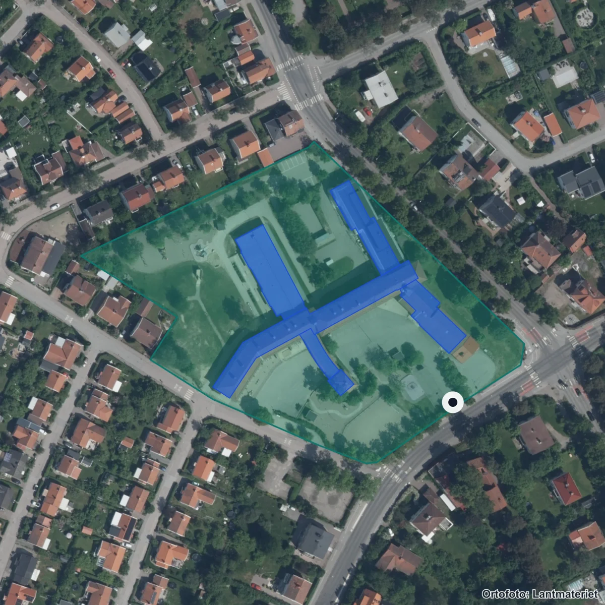 Flygbild över Bergaskolan, ortofoto från Lantmäteriet