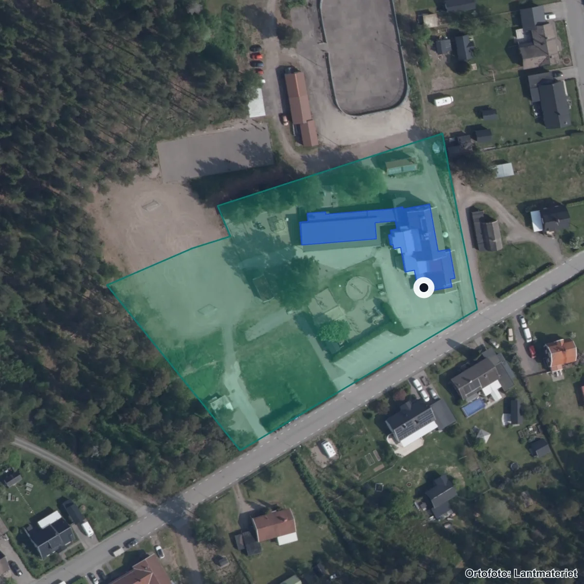 Flygbild över Trödje skola, ortofoto från Lantmäteriet