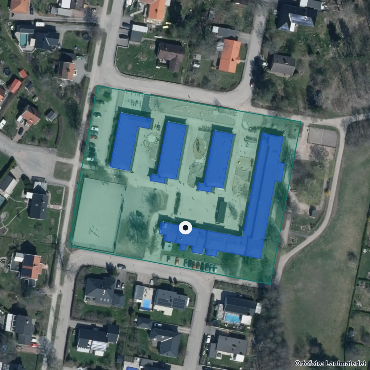 Flygbild över Brandthovdaskolan, ortofoto från Lantmäteriet