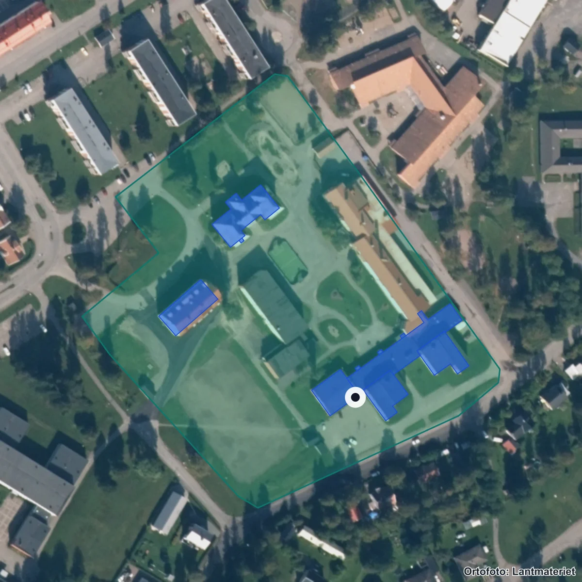 Flygbild över Vattudalsskolan, ortofoto från Lantmäteriet