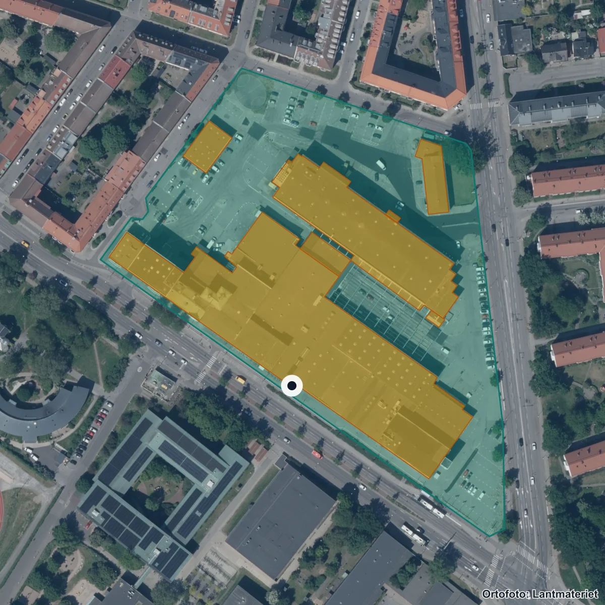 Flygbild över Bryggeriets gymnasium, ortofoto från Lantmäteriet