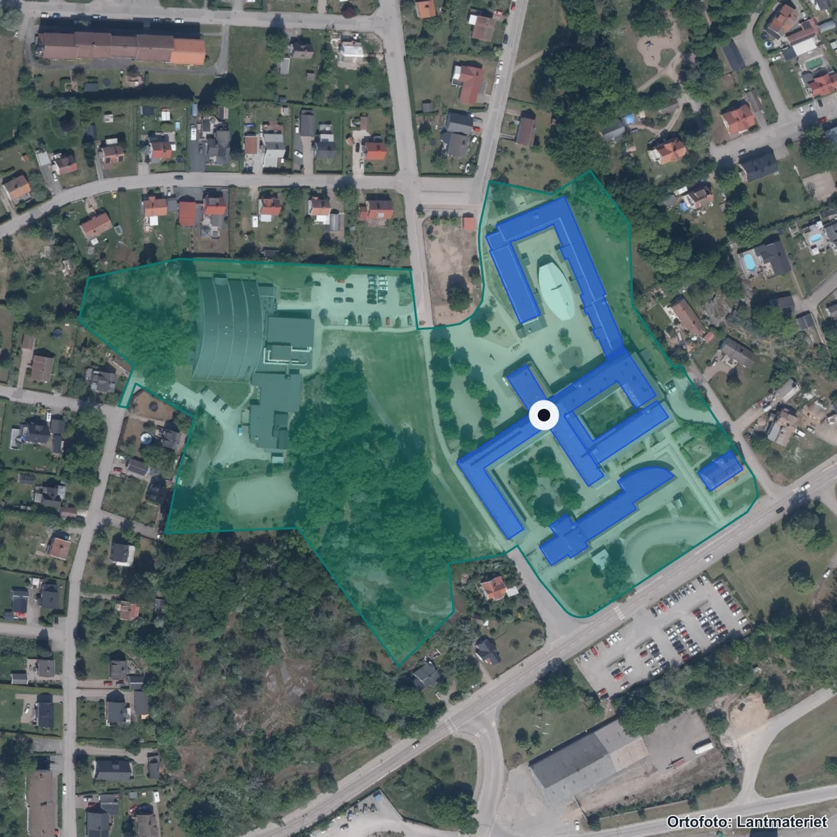 Flygbild över Kallingeskolan F-6, ortofoto från Lantmäteriet