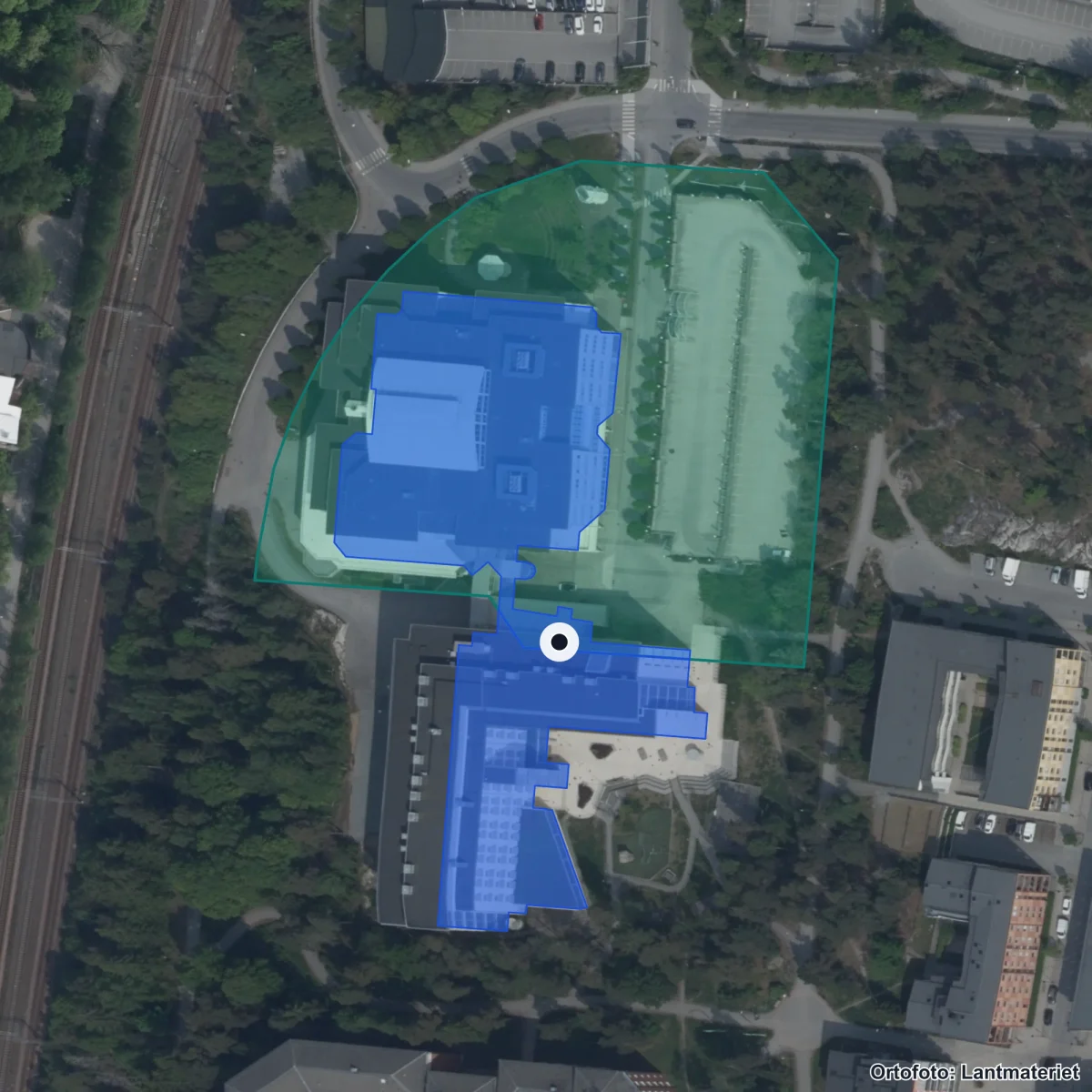 Flygbild över Flerspråkligt center GY, ortofoto från Lantmäteriet