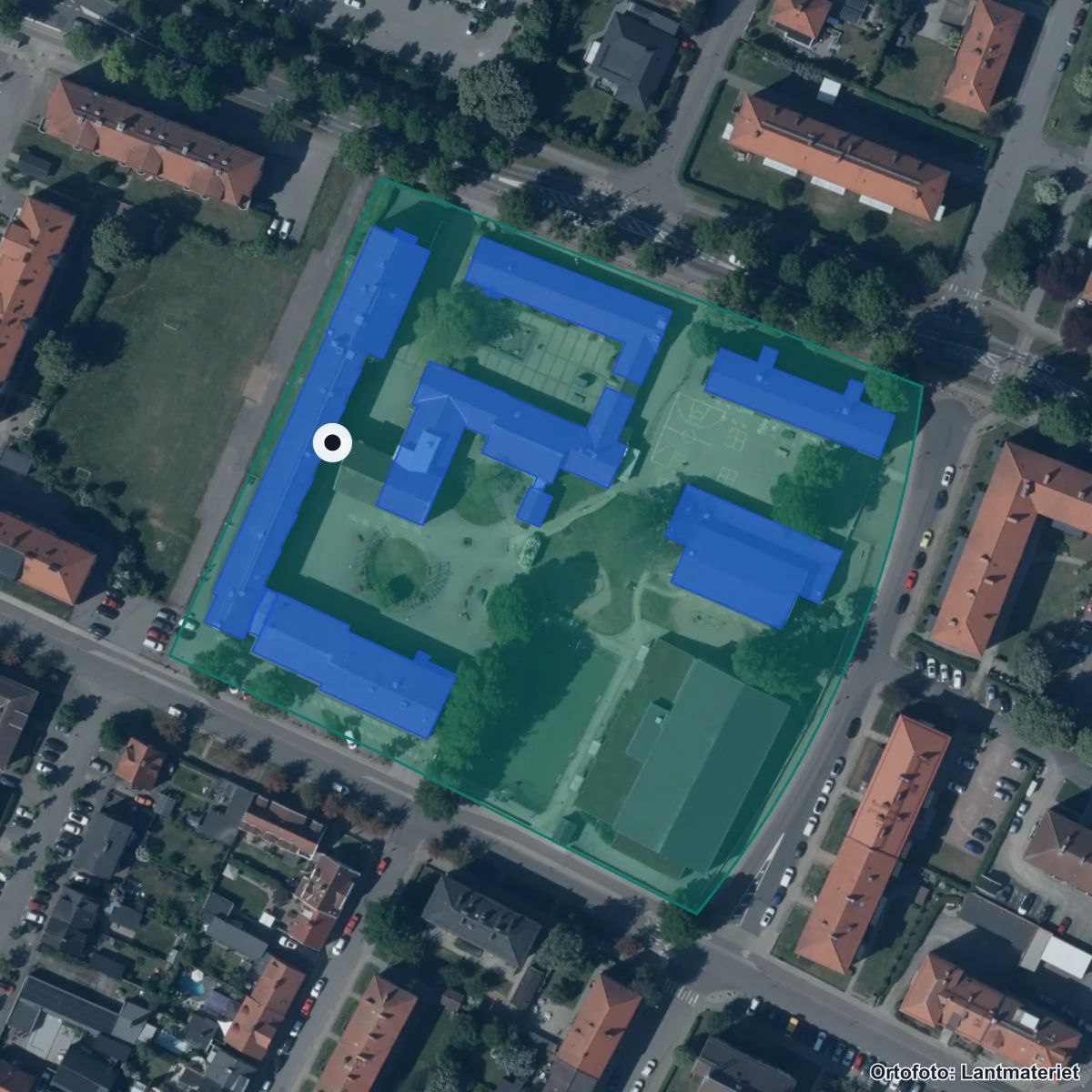 Flygbild över Liljeskolan, ortofoto från Lantmäteriet