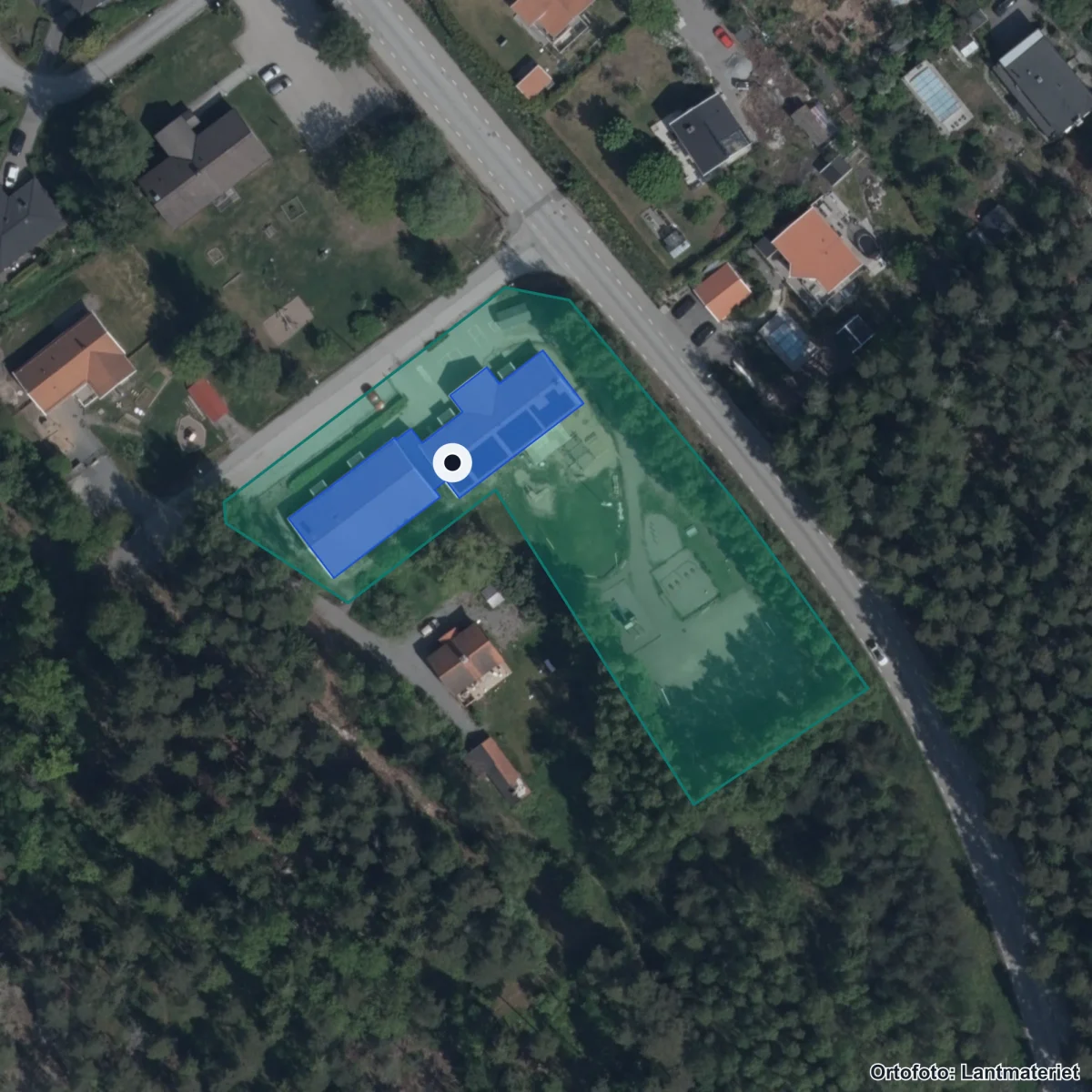 Flygbild över Rydbo Friskola, ortofoto från Lantmäteriet