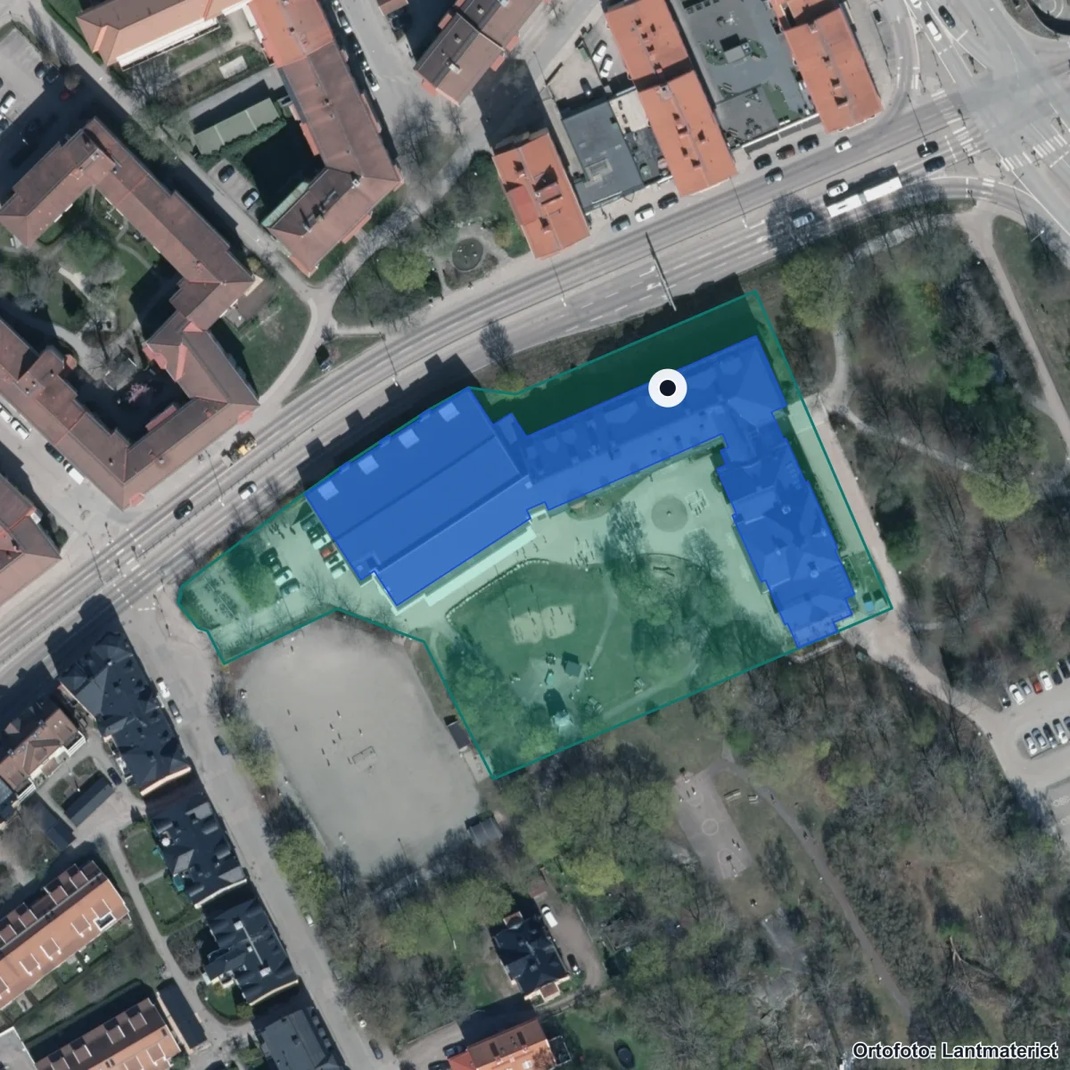 Flygbild över Fryxellska skolan, ortofoto från Lantmäteriet