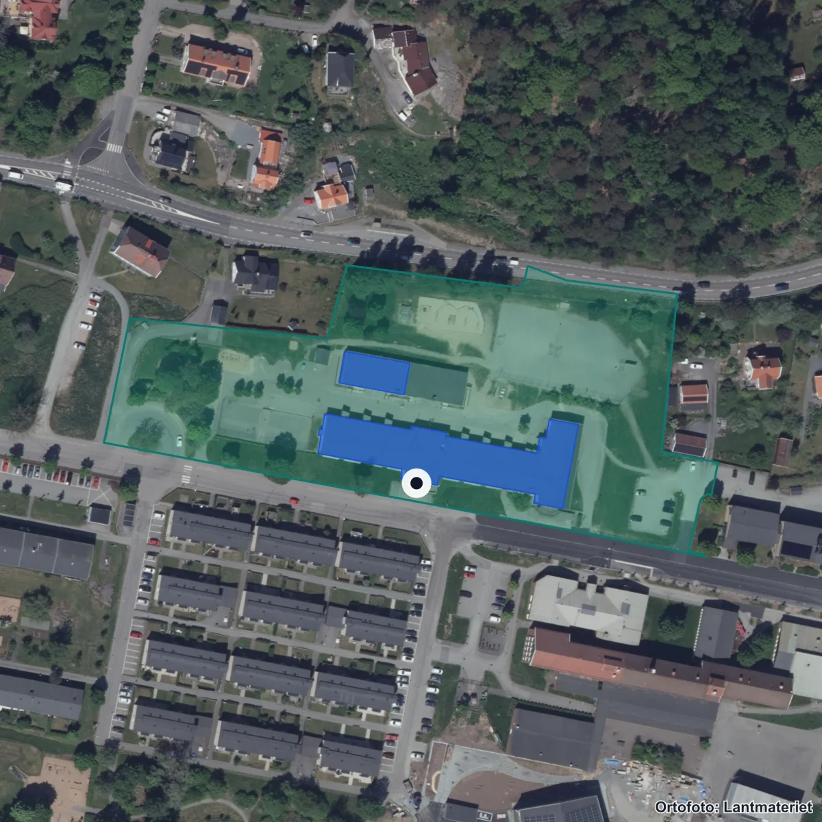 Flygbild över Tingvallaskolan, ortofoto från Lantmäteriet