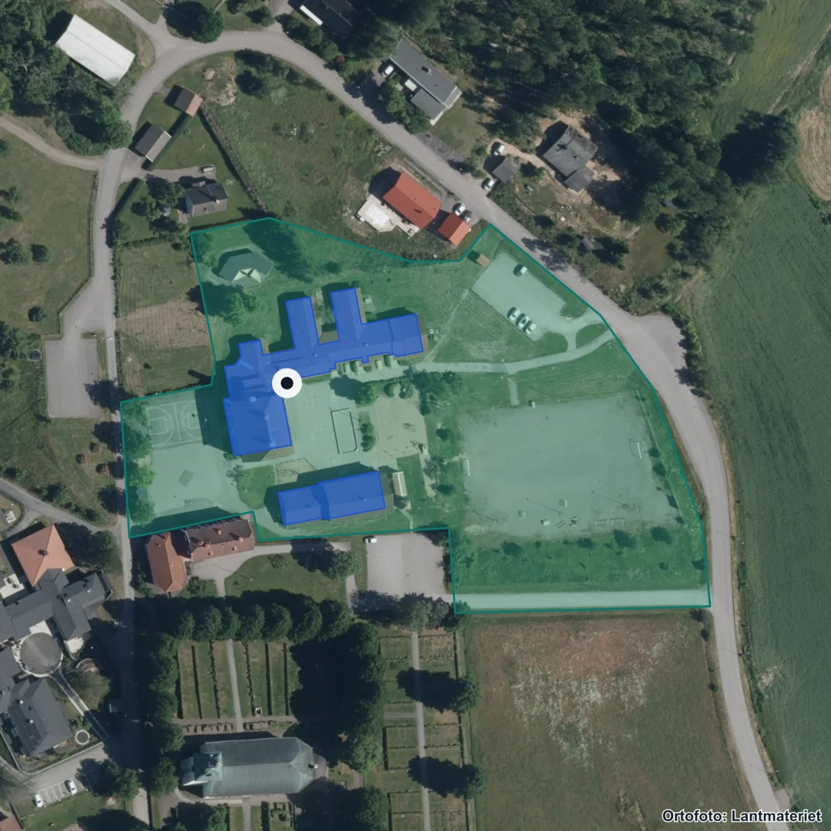 Flygbild över Ringarums skola, ortofoto från Lantmäteriet