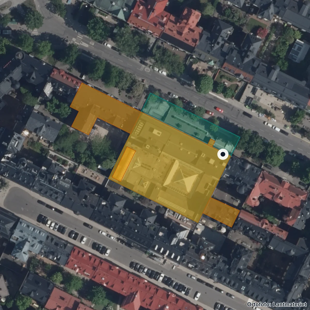 Flygbild över KLARA Teoretiska Gymnasium Stockholm Norra, ortofoto från Lantmäteriet
