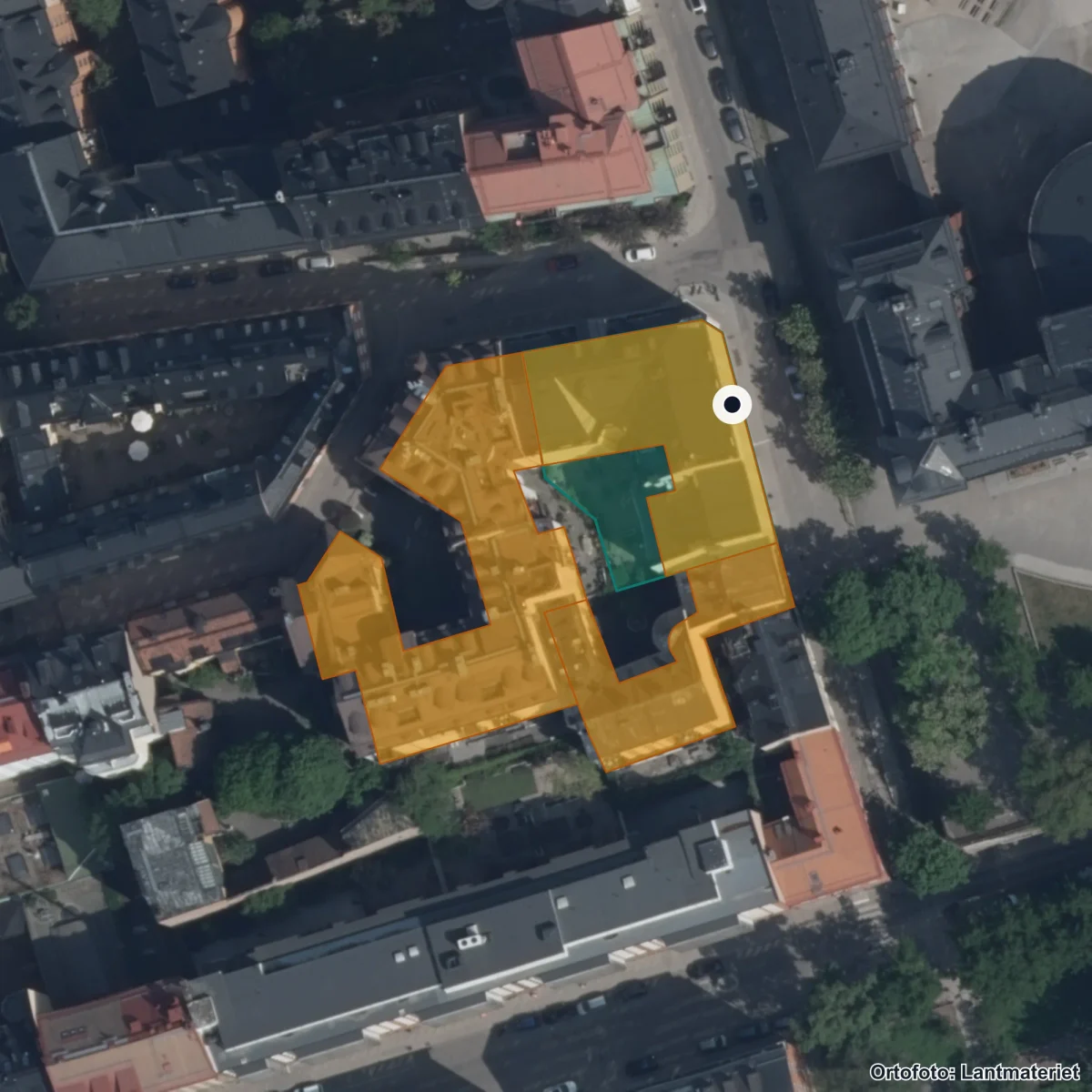 Flygbild över Maria Elementarskola, ortofoto från Lantmäteriet