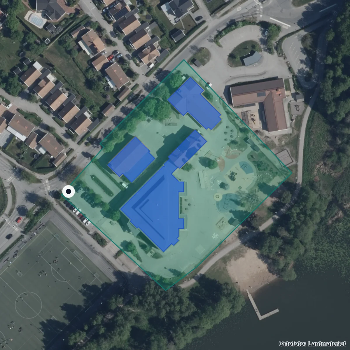 Flygbild över Bollstanäs skola, ortofoto från Lantmäteriet