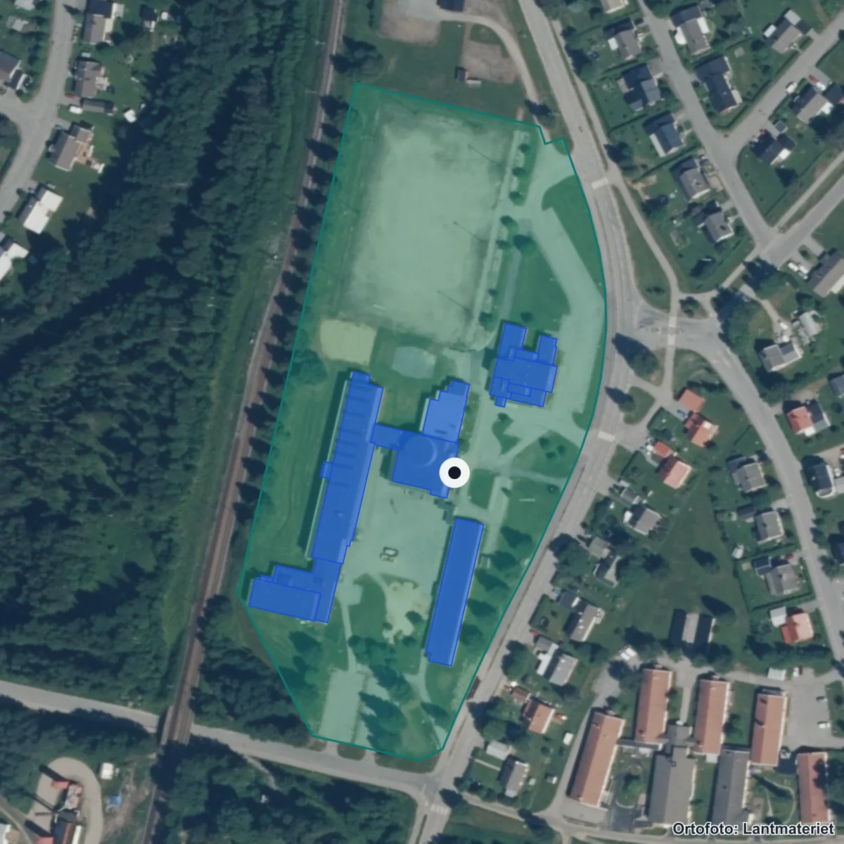 Flygbild över Renforsskolan, ortofoto från Lantmäteriet