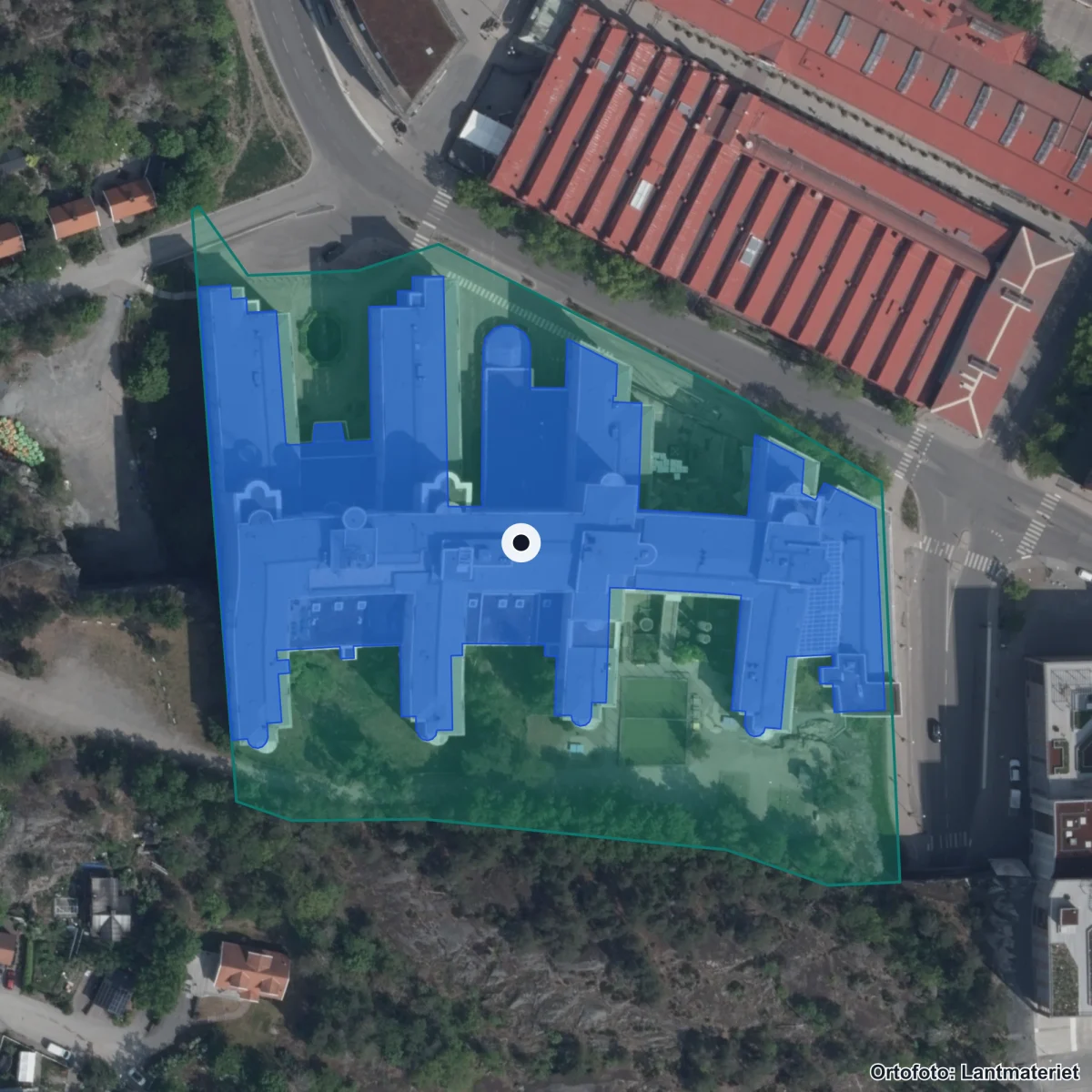 Flygbild över Internationella Engelska Skolan Nacka, ortofoto från Lantmäteriet