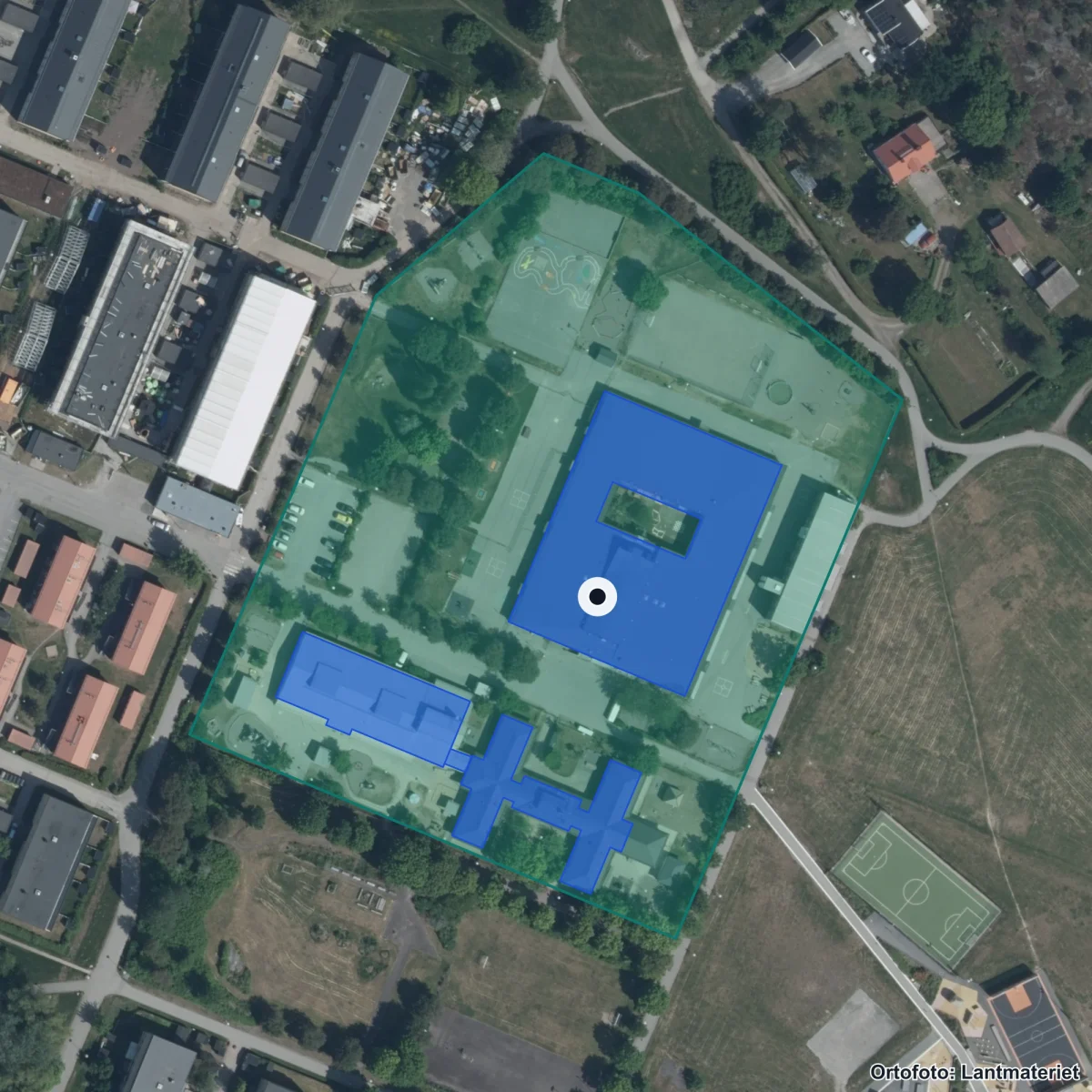 Flygbild över Råbyskolan Anpassad skola, ortofoto från Lantmäteriet