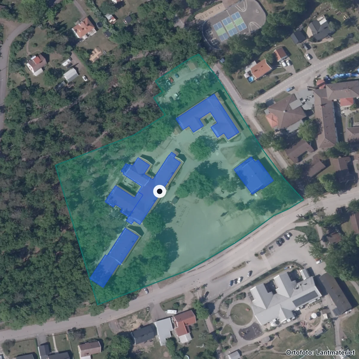 Flygbild över Rocknebyskolan, ortofoto från Lantmäteriet