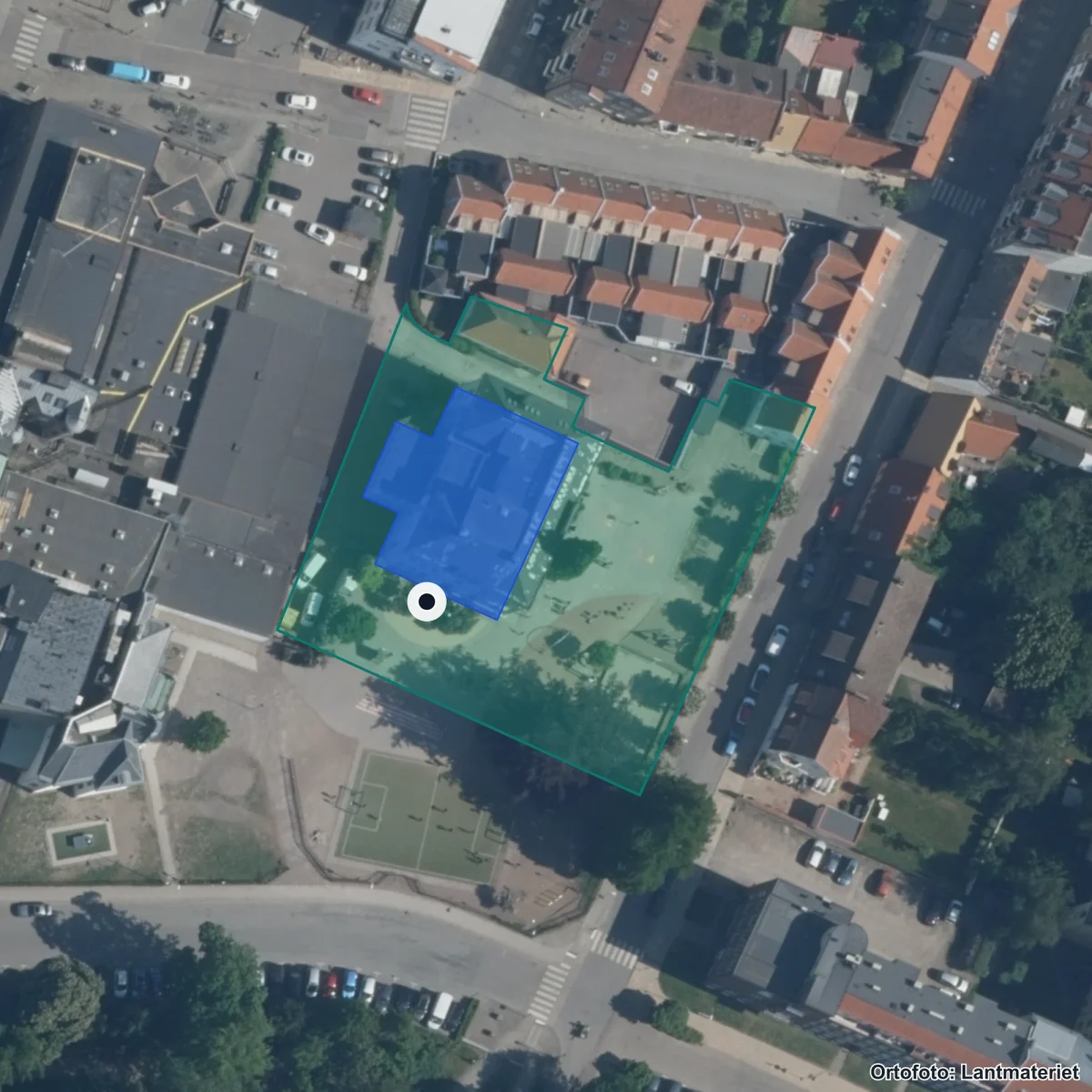 Flygbild över Alléskolan, ortofoto från Lantmäteriet