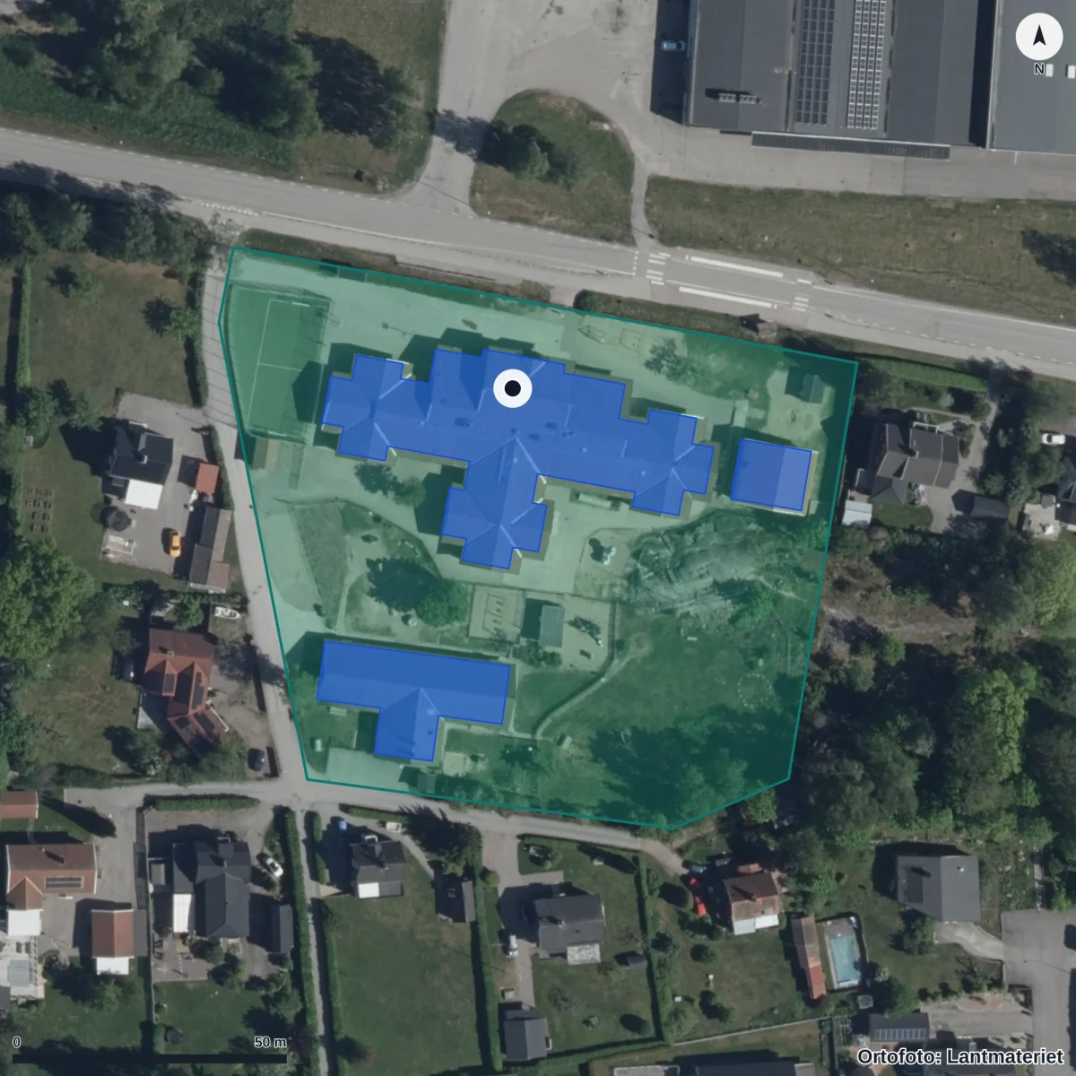 Flygbild över Bergshammars skola, ortofoto från Lantmäteriet