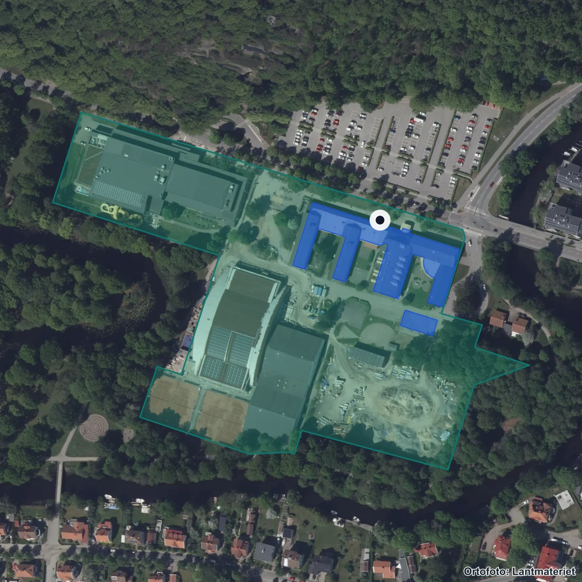 Flygbild över Anpassad grundskola Nolhaga, ortofoto från Lantmäteriet