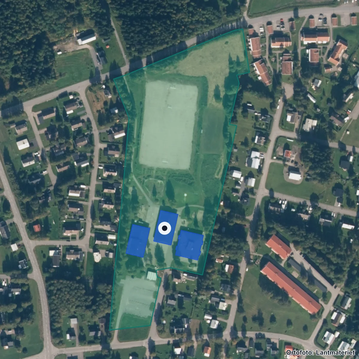 Flygbild över Vattudalsskolan, ortofoto från Lantmäteriet