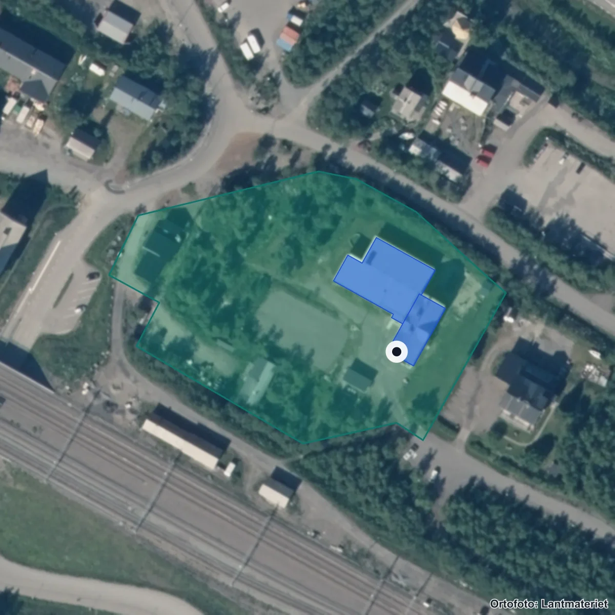 Flygbild över Abisko skola, ortofoto från Lantmäteriet