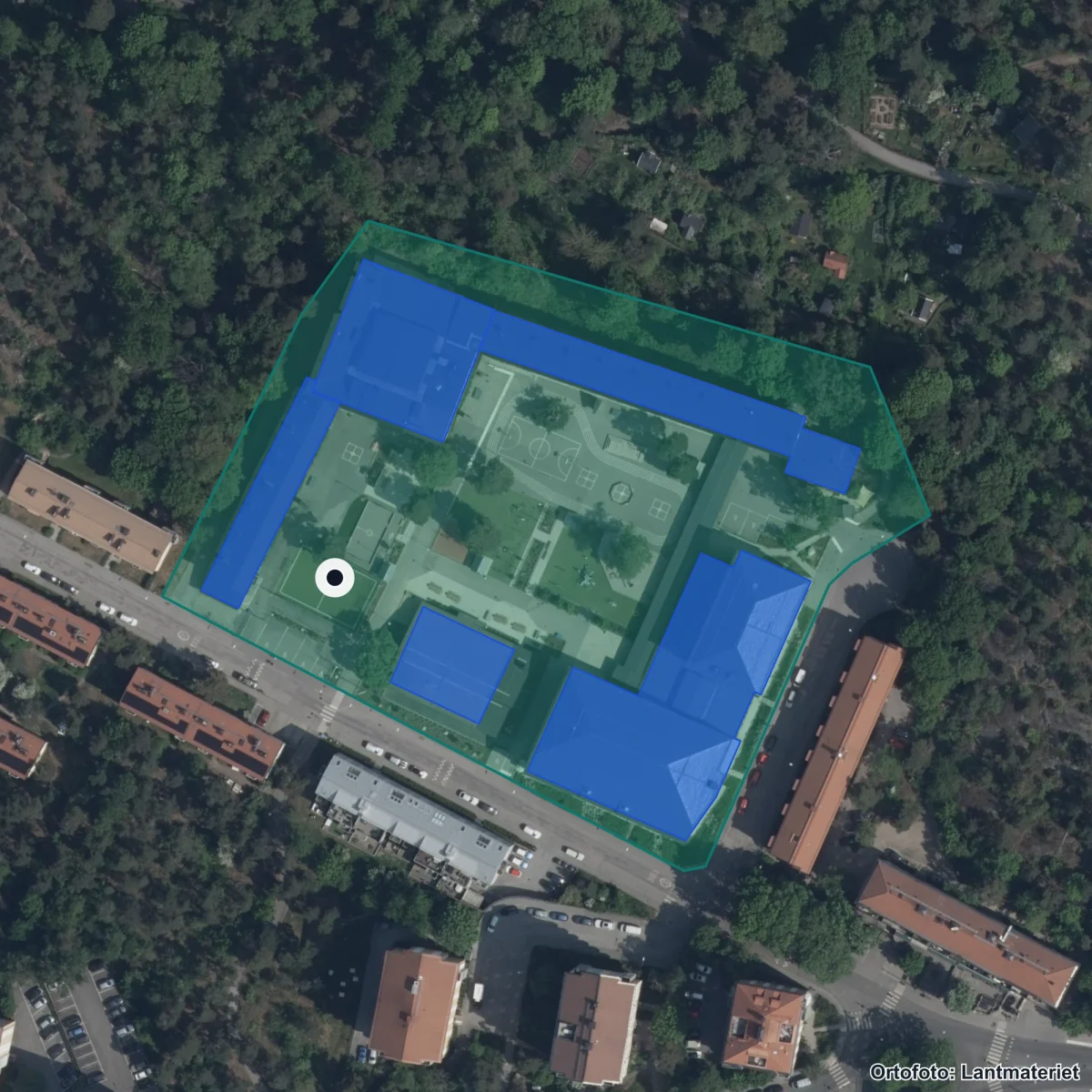 Flygbild över Skanskvarnsskolan, ortofoto från Lantmäteriet